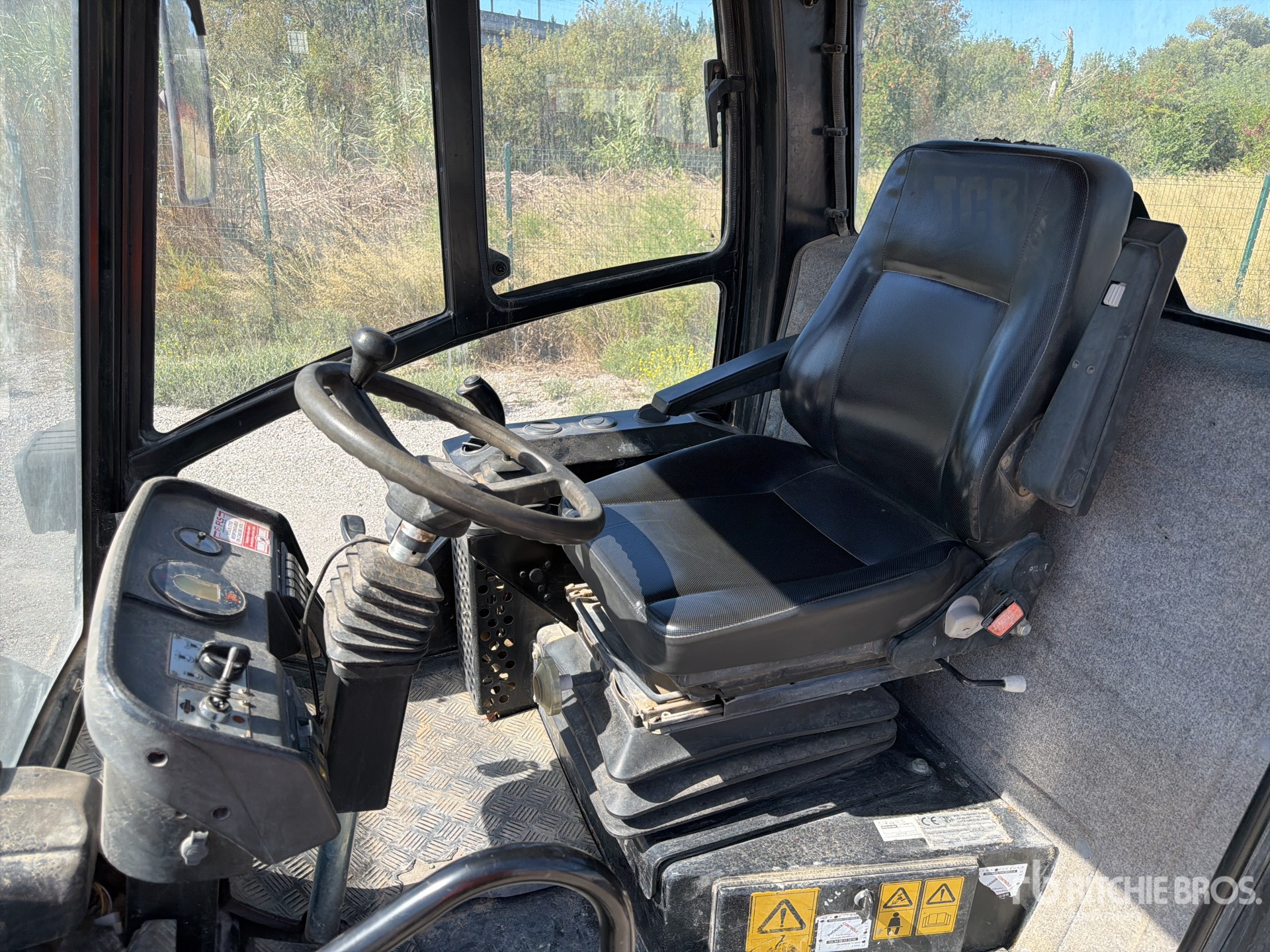 2012 JCB VM115