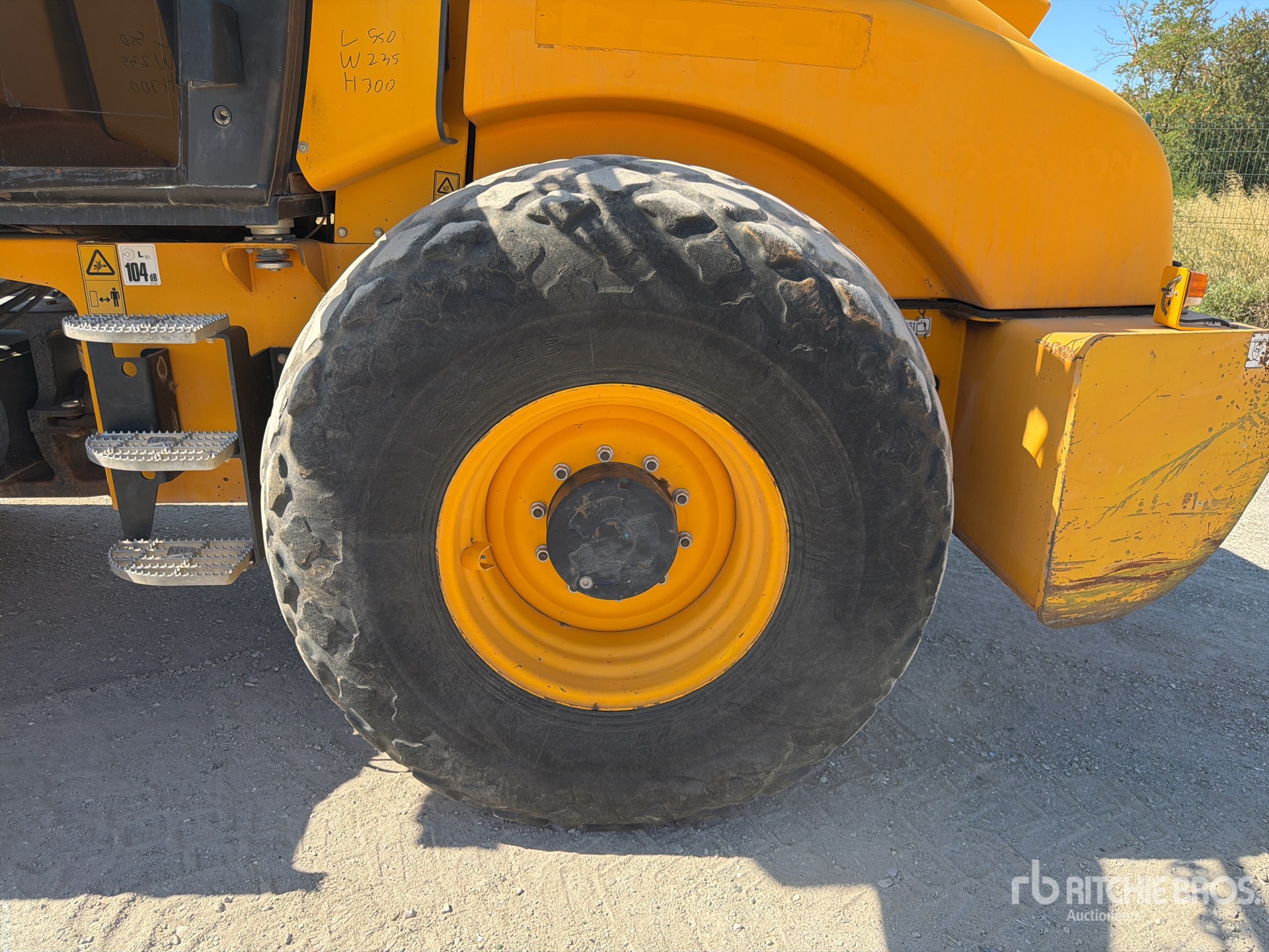 2012 JCB VM115