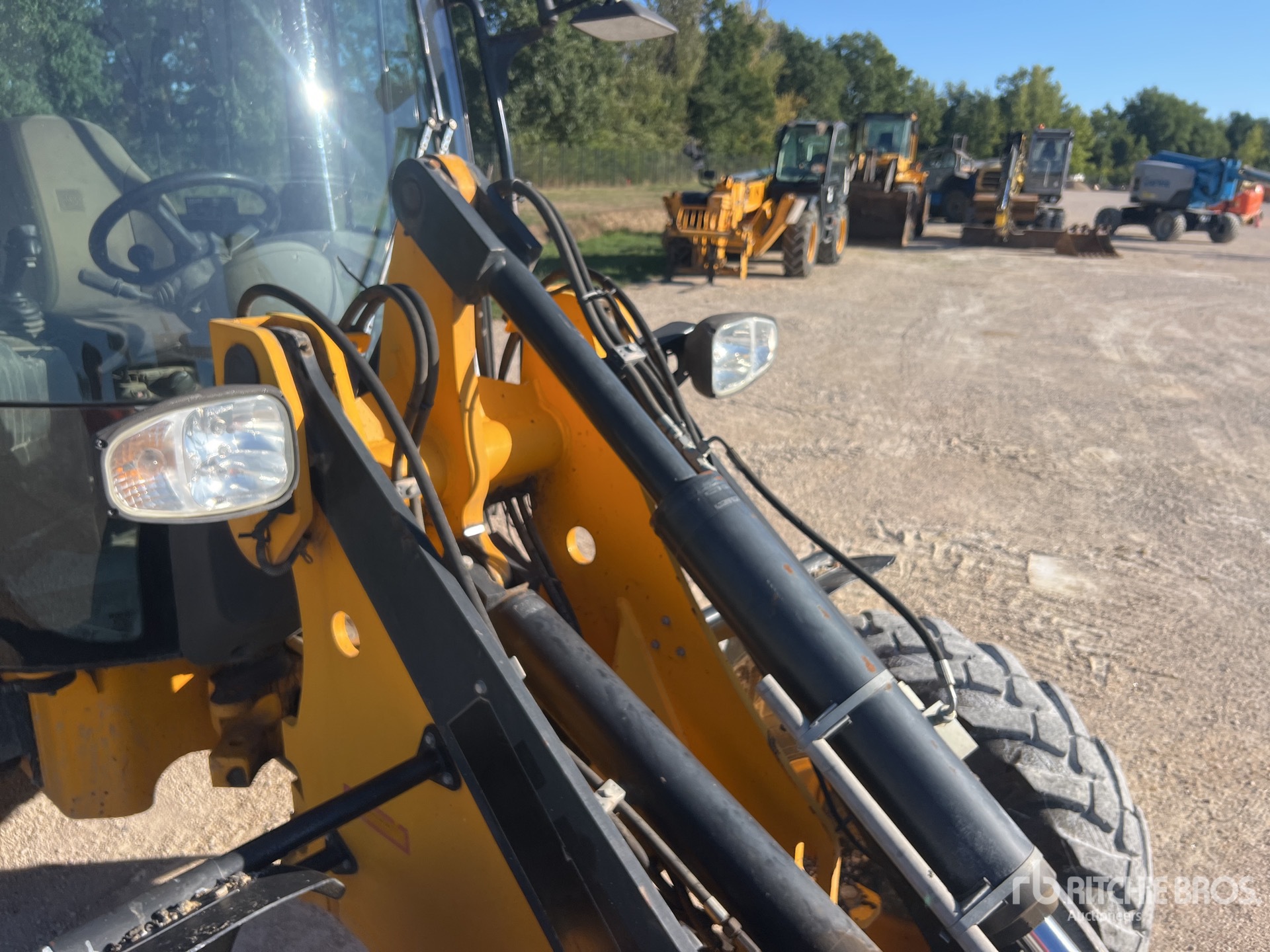 2017 JCB 406