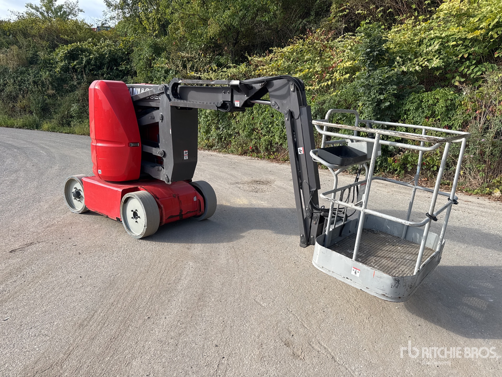 2017 Manitou 120AETJC