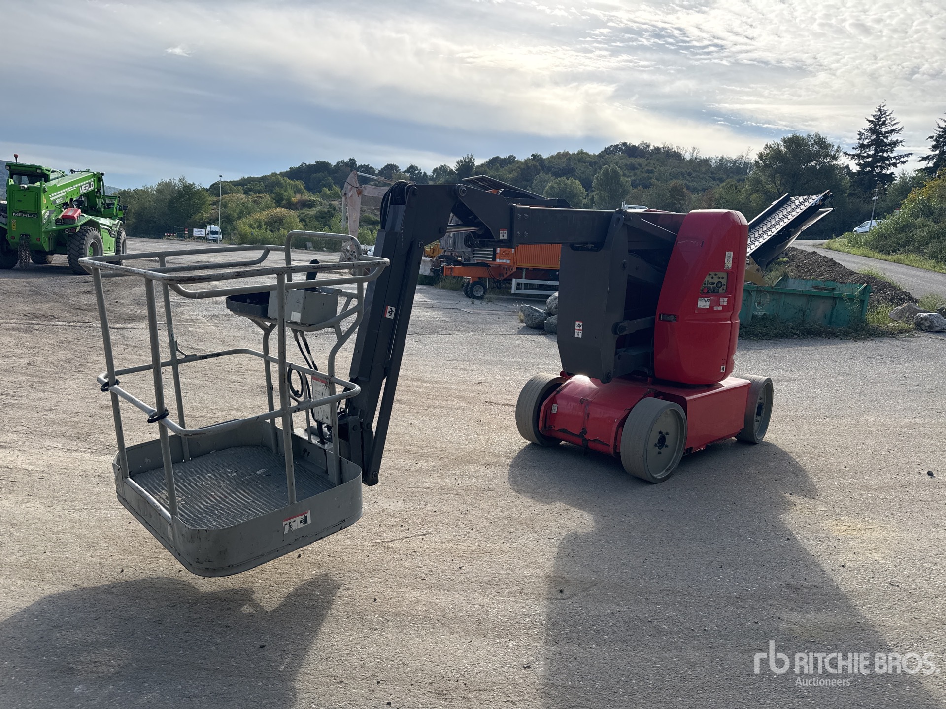 2017 Manitou 120AETJC