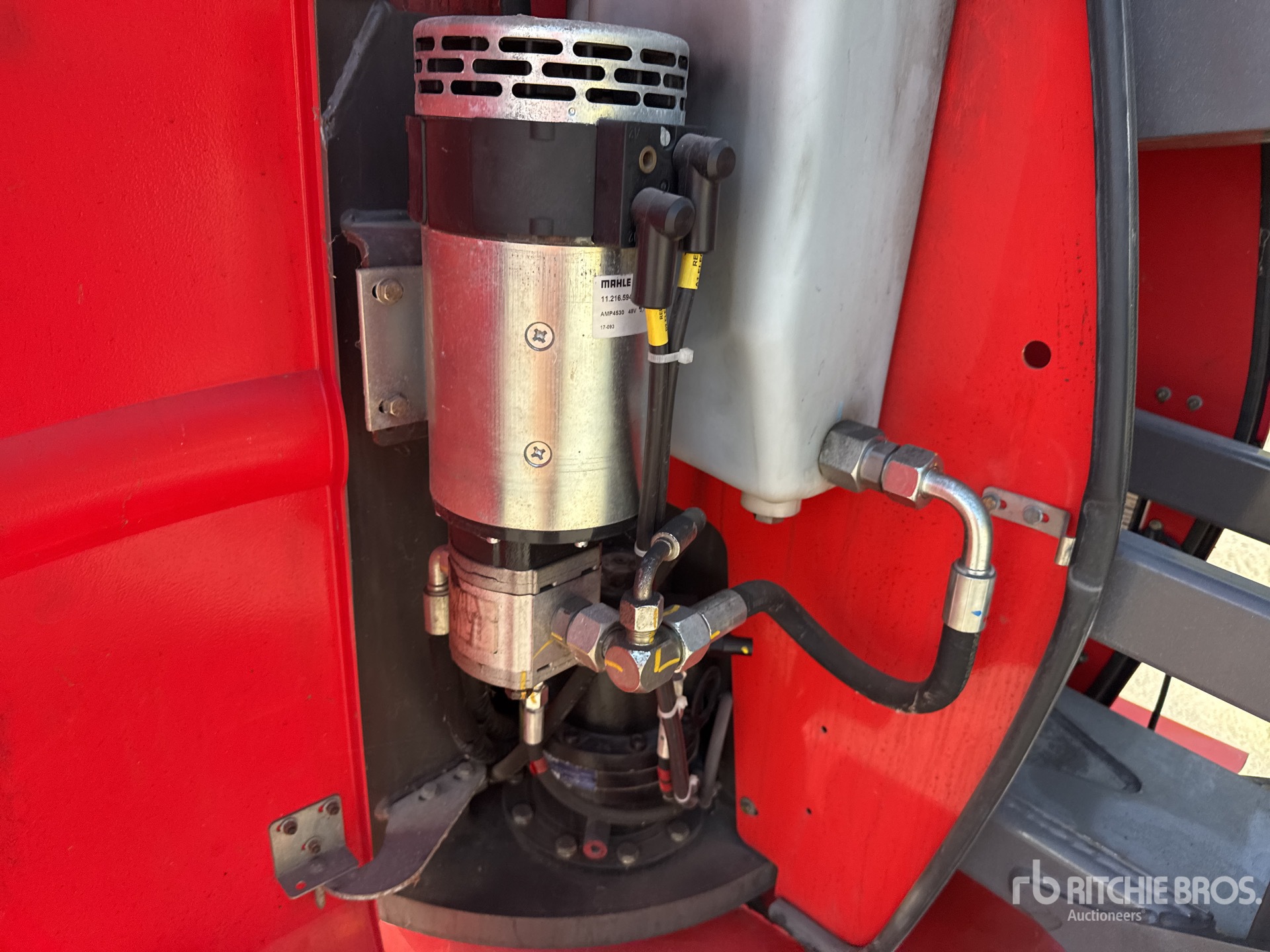 2017 Manitou 120AETJC