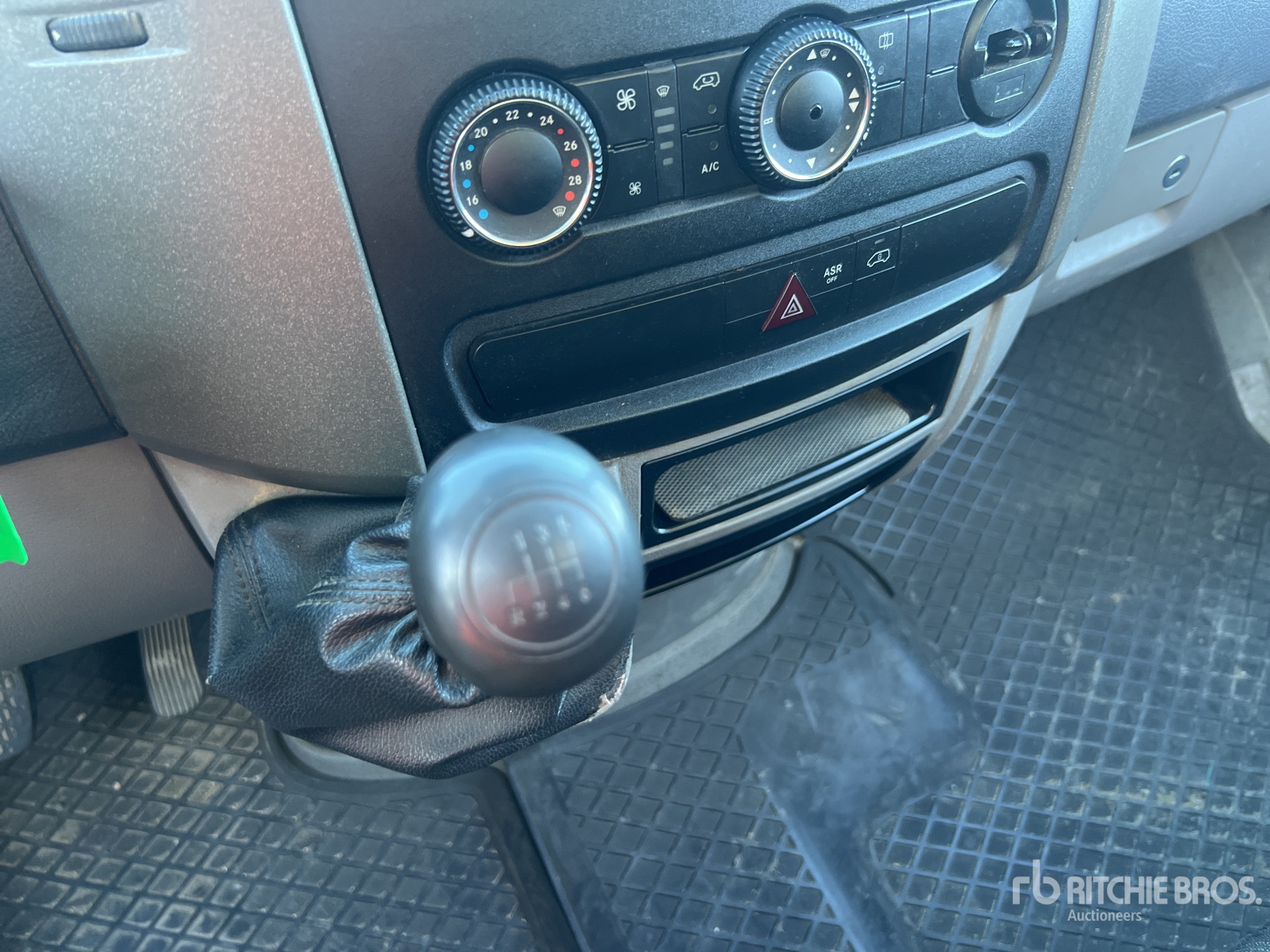 2018 Mercedes-Benz SPRINTER 516 DC