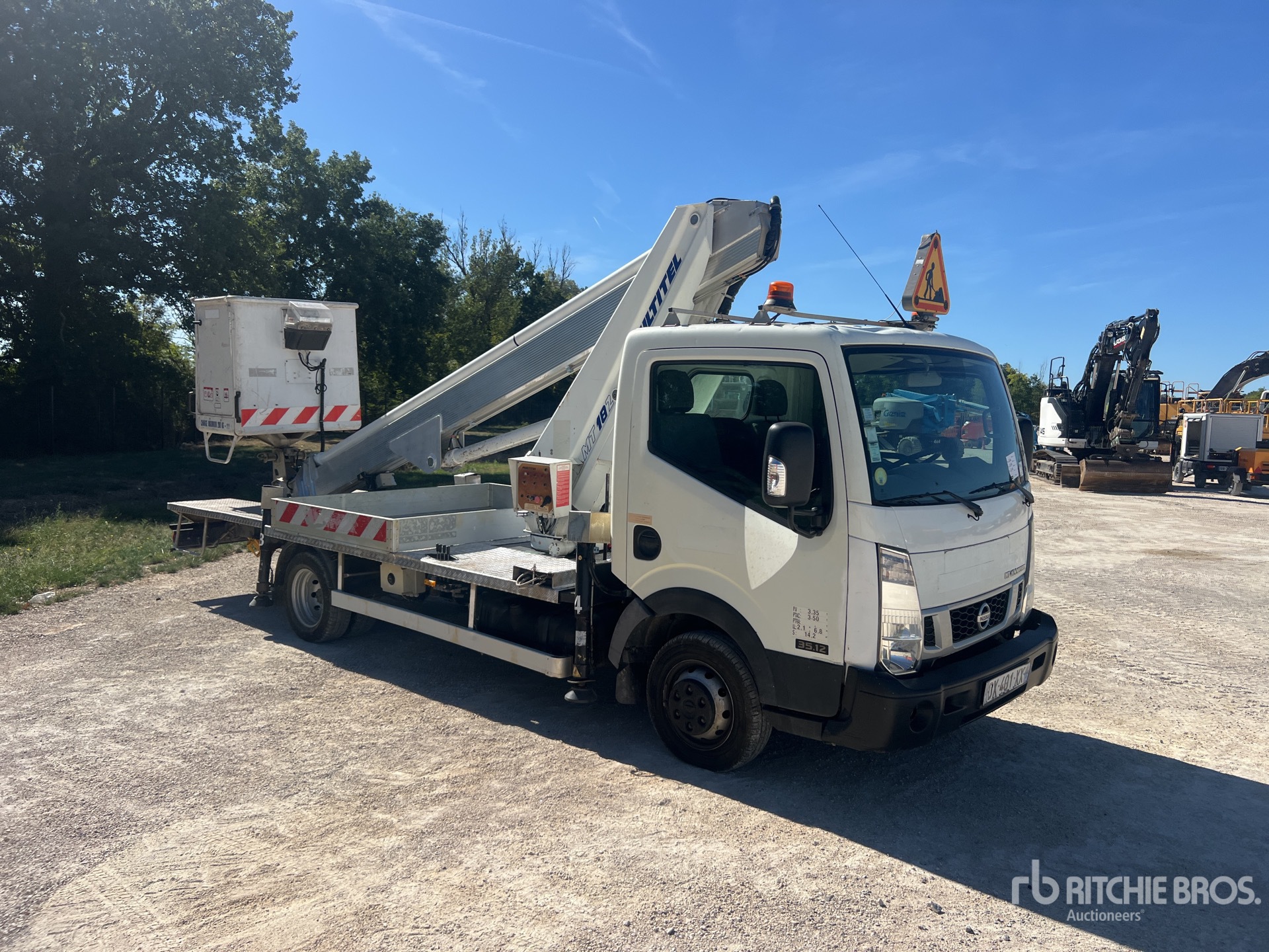 2015 Nissan CABSTAR 35.12 N