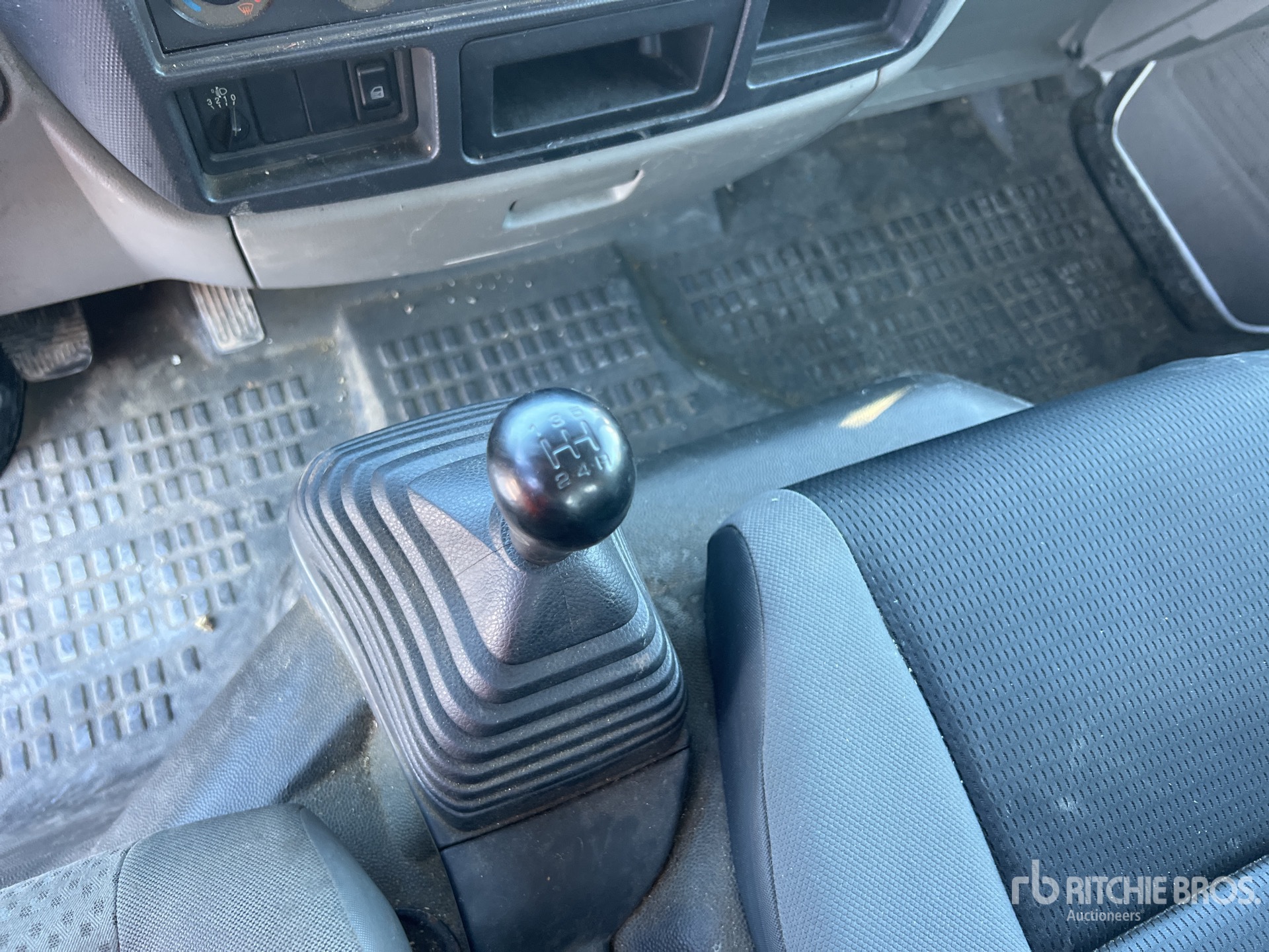 2014 Nissan CABSTAR 35.12 N