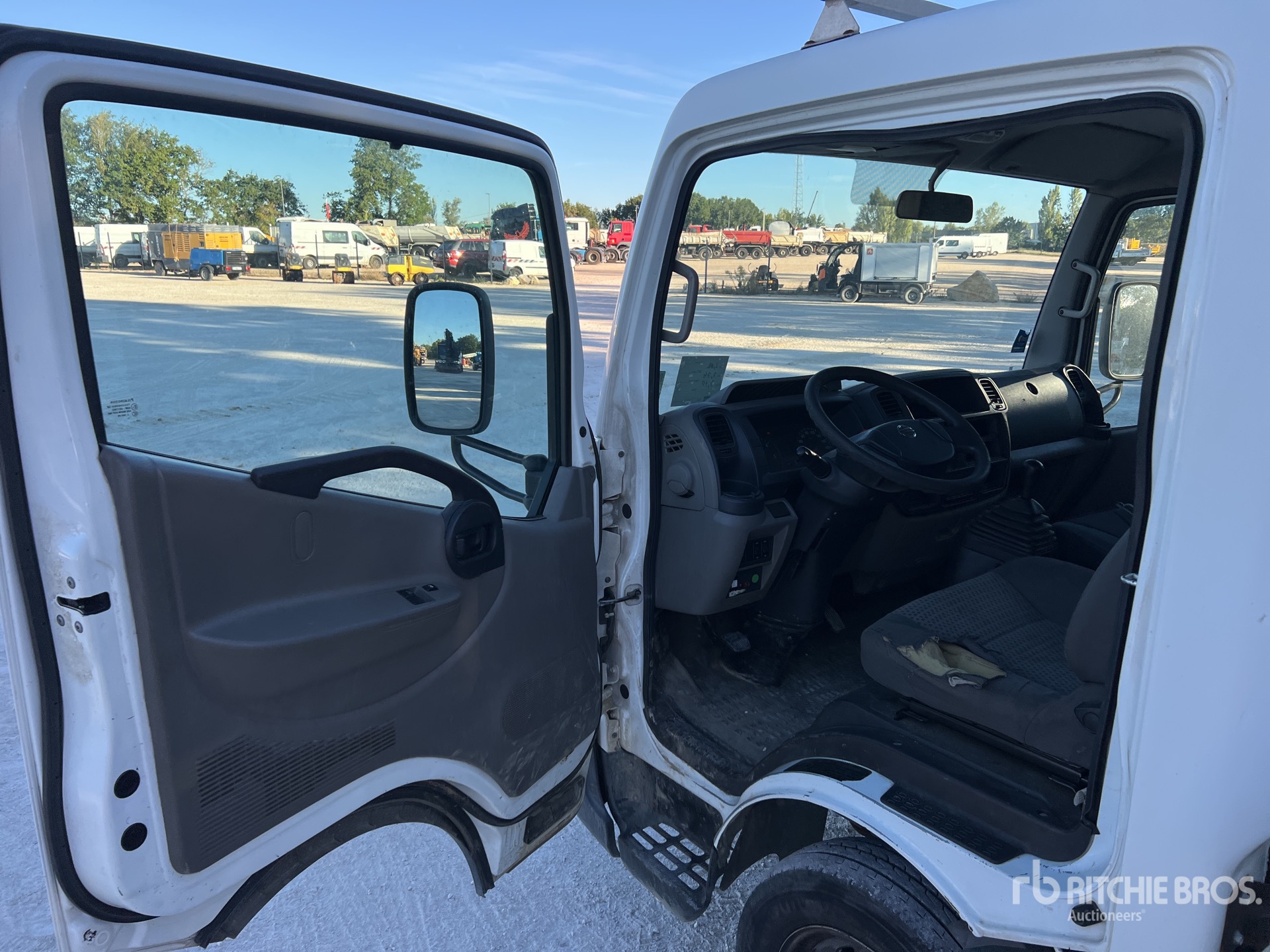 2014 Nissan CABSTAR 35.12 N
