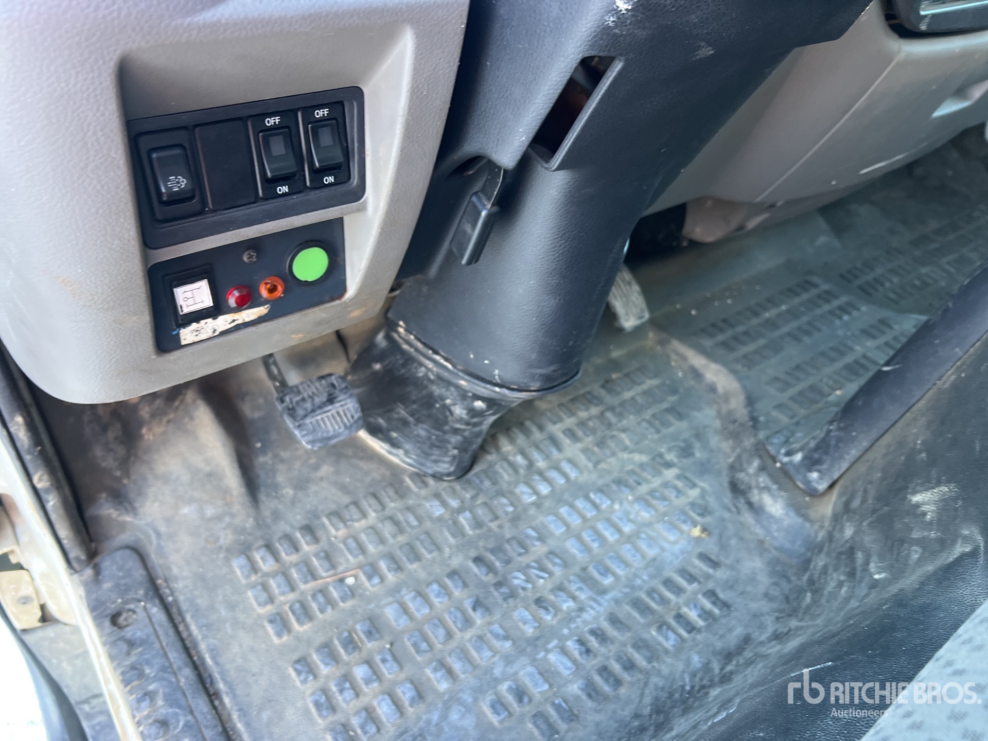 2014 Nissan CABSTAR 35.12 N