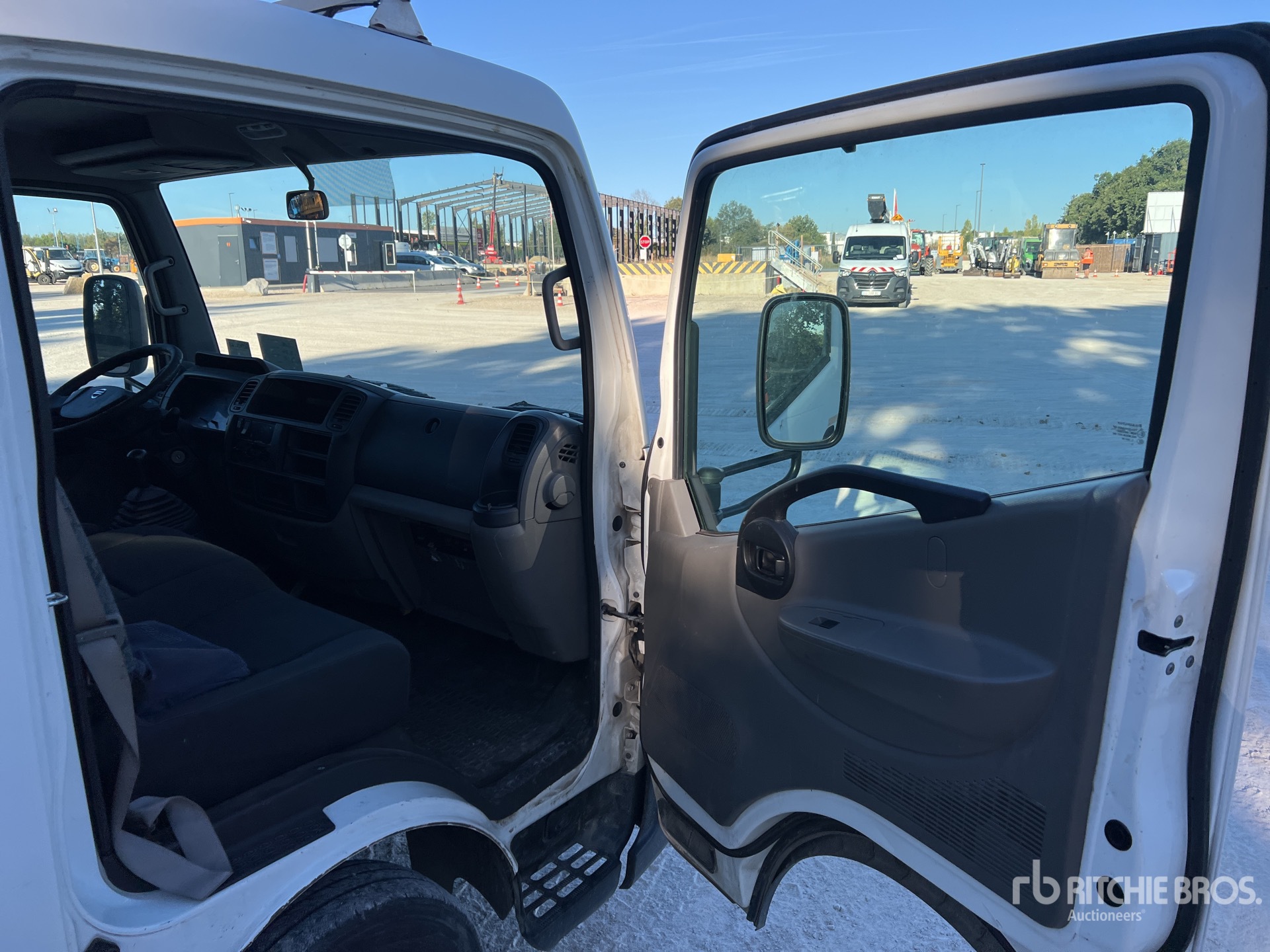2014 Nissan CABSTAR 35.12 N