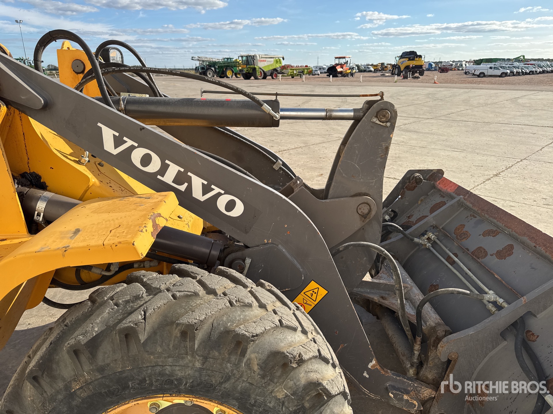 2017 Volvo L30G
