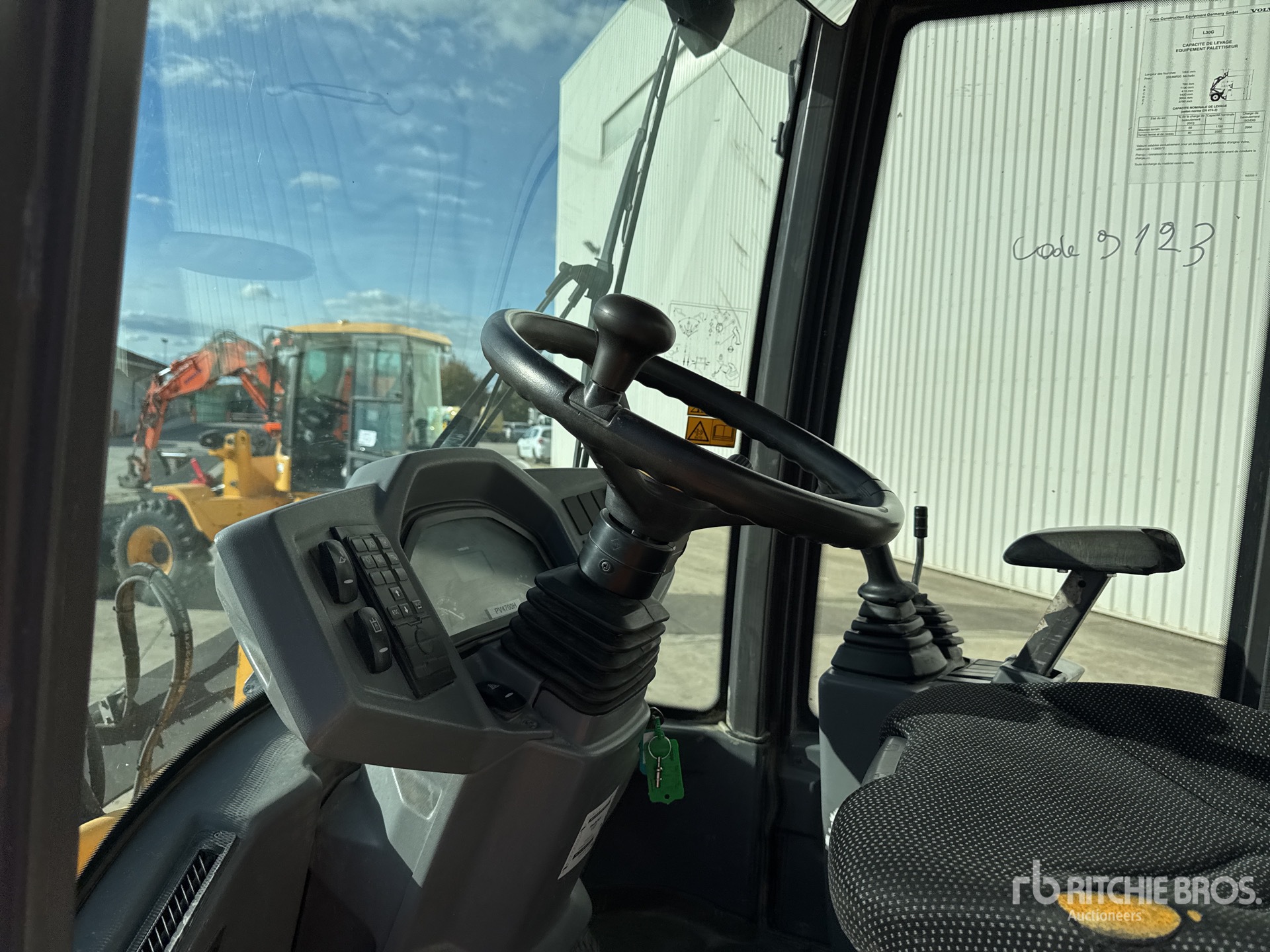 2017 Volvo L30G