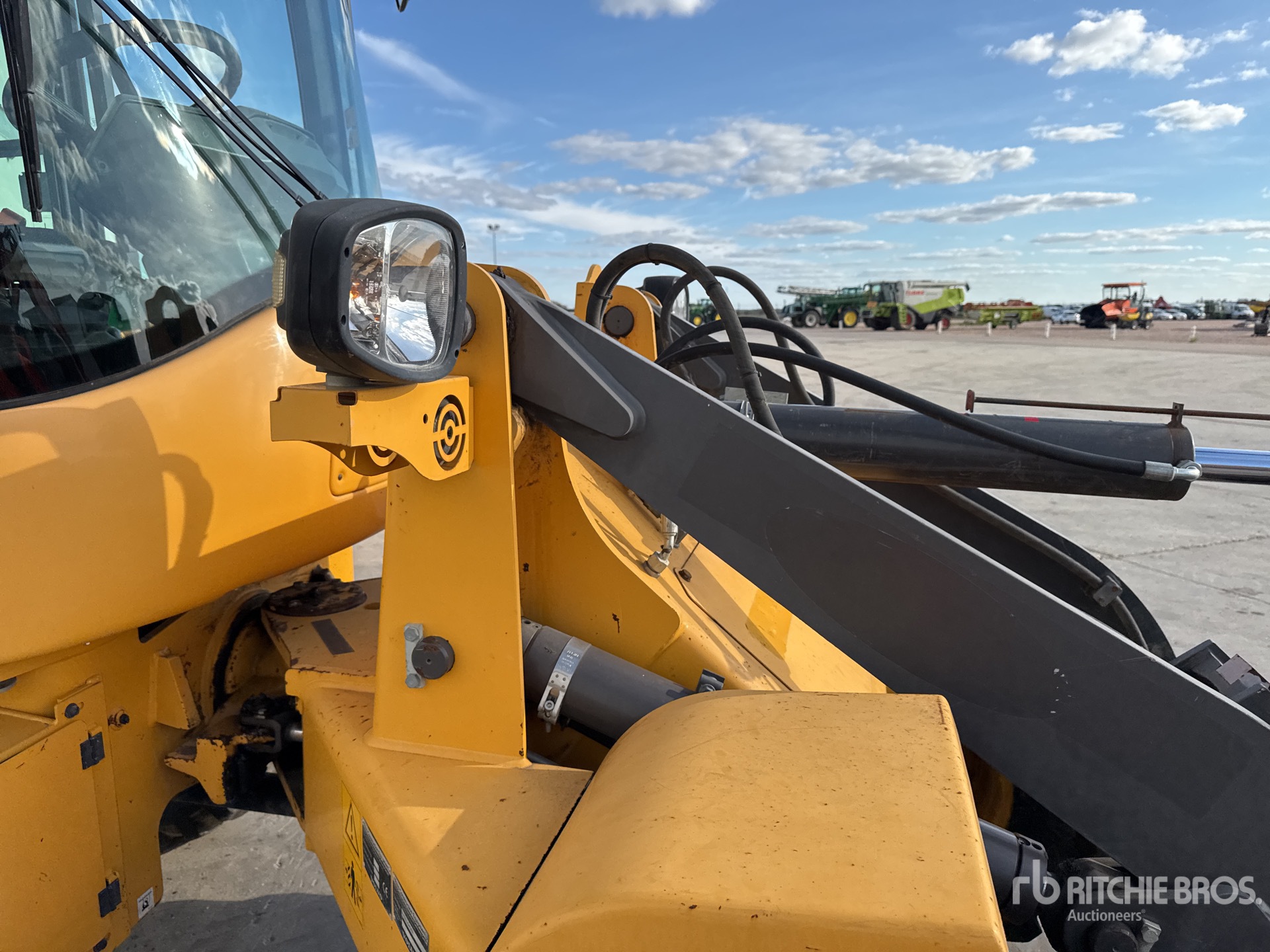 2017 Volvo L30G