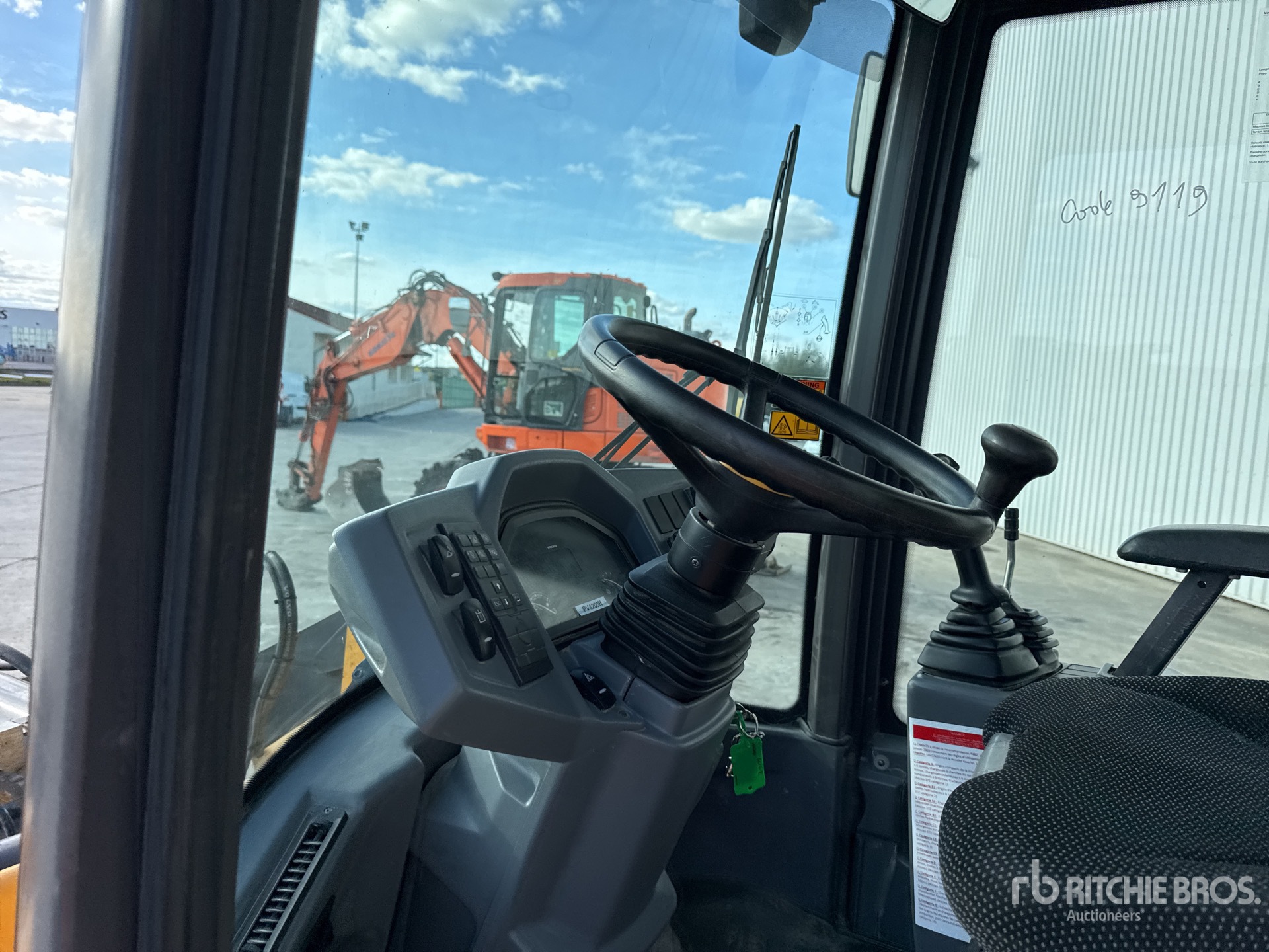 2017 Volvo L30G