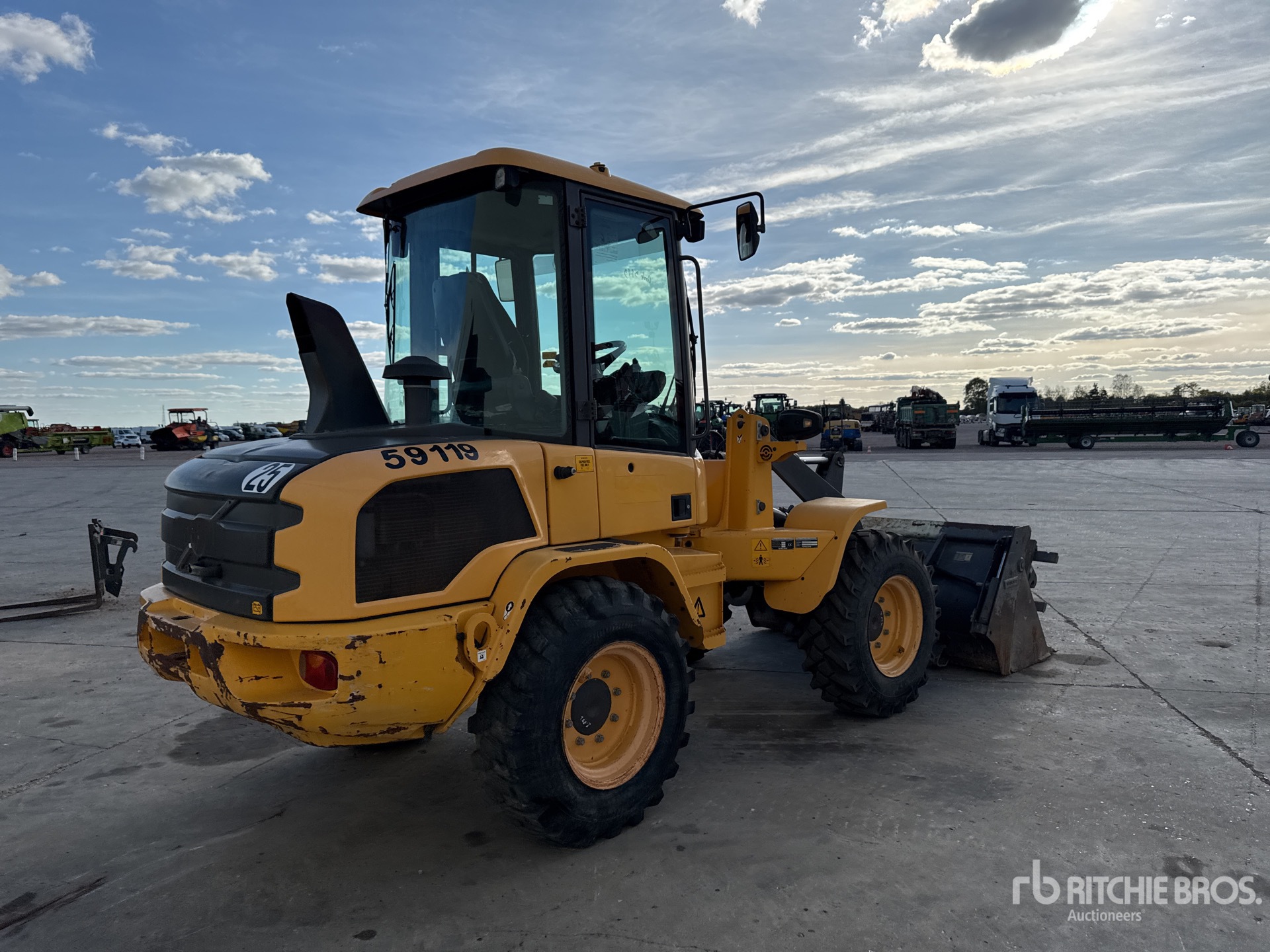 2017 Volvo L30G