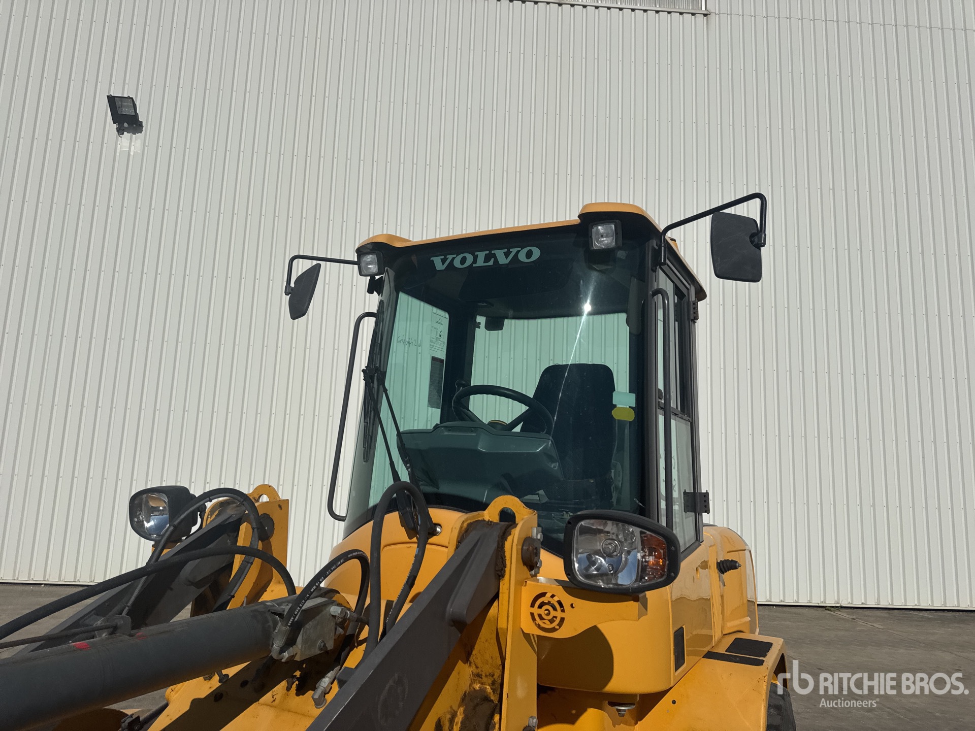 2017 Volvo L30G