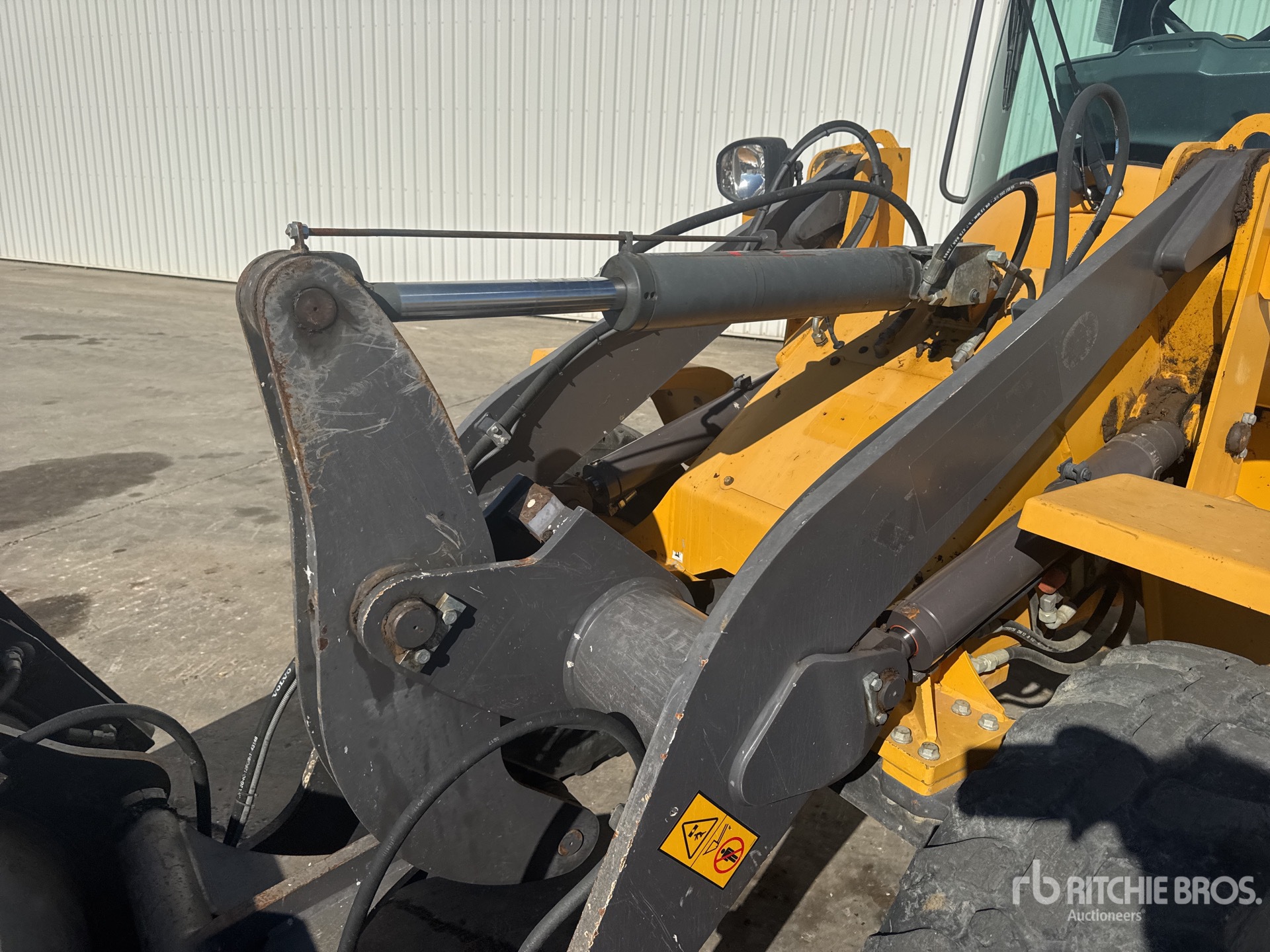 2017 Volvo L30G