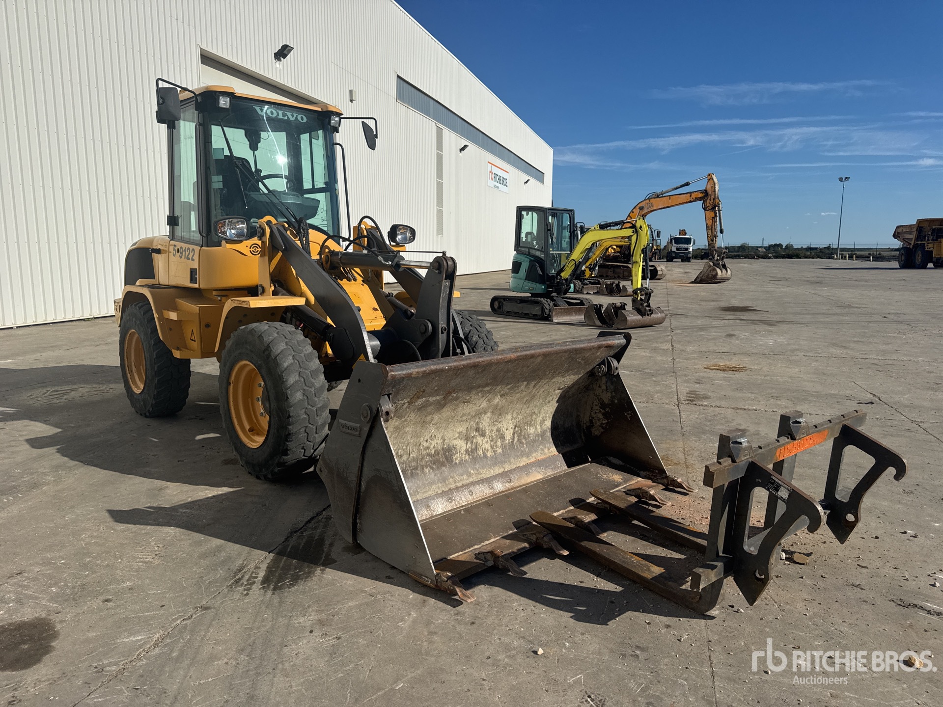 2017 Volvo L30G