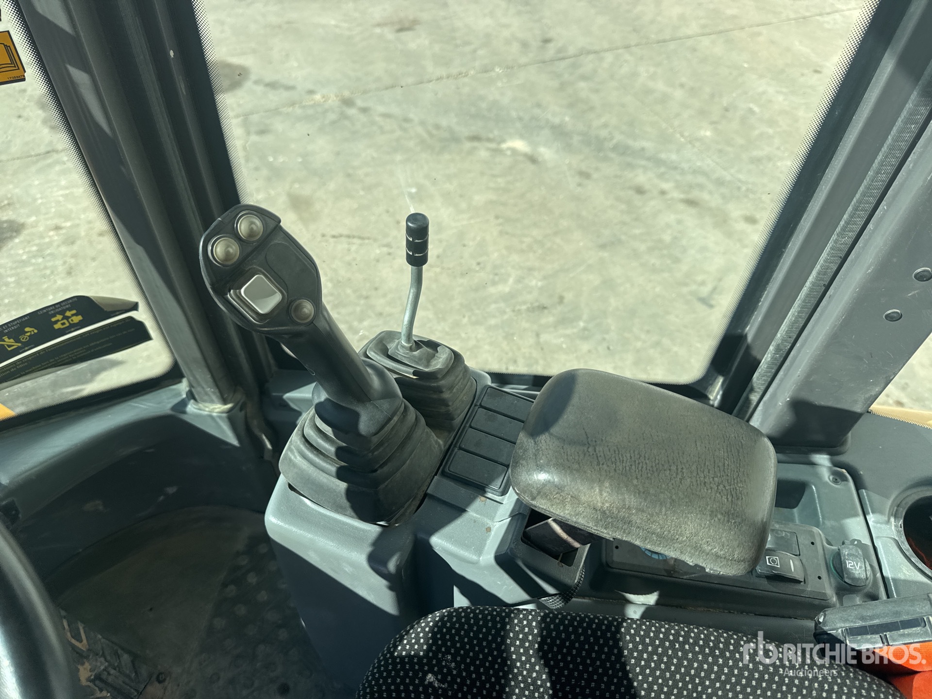 2017 Volvo L30G