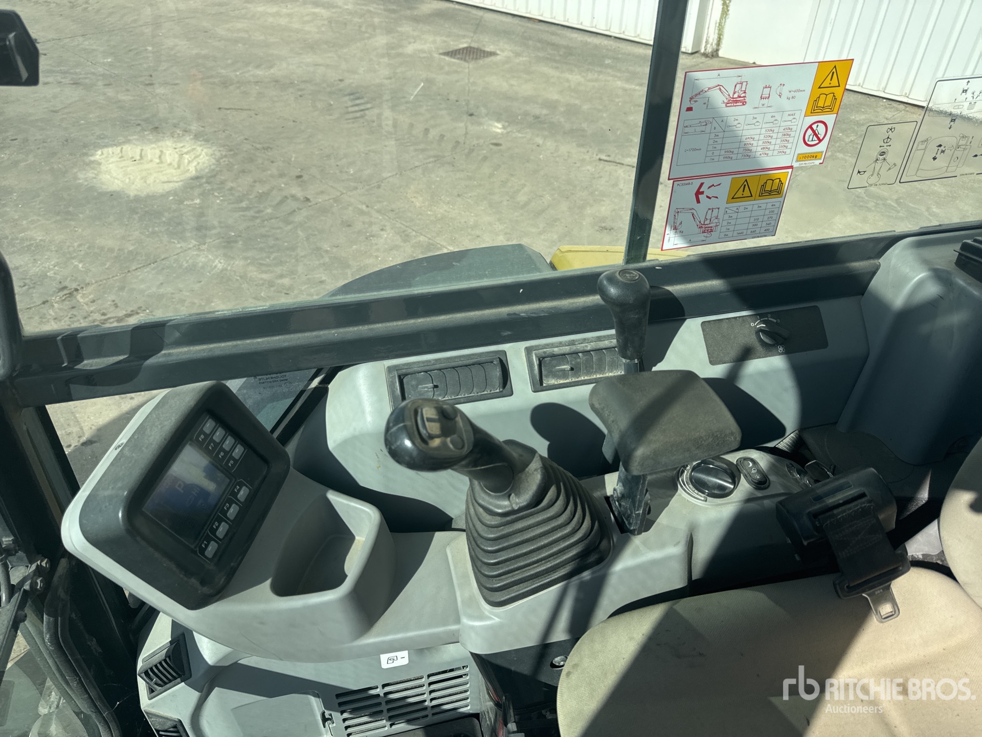 2018 Komatsu PC35MR-5