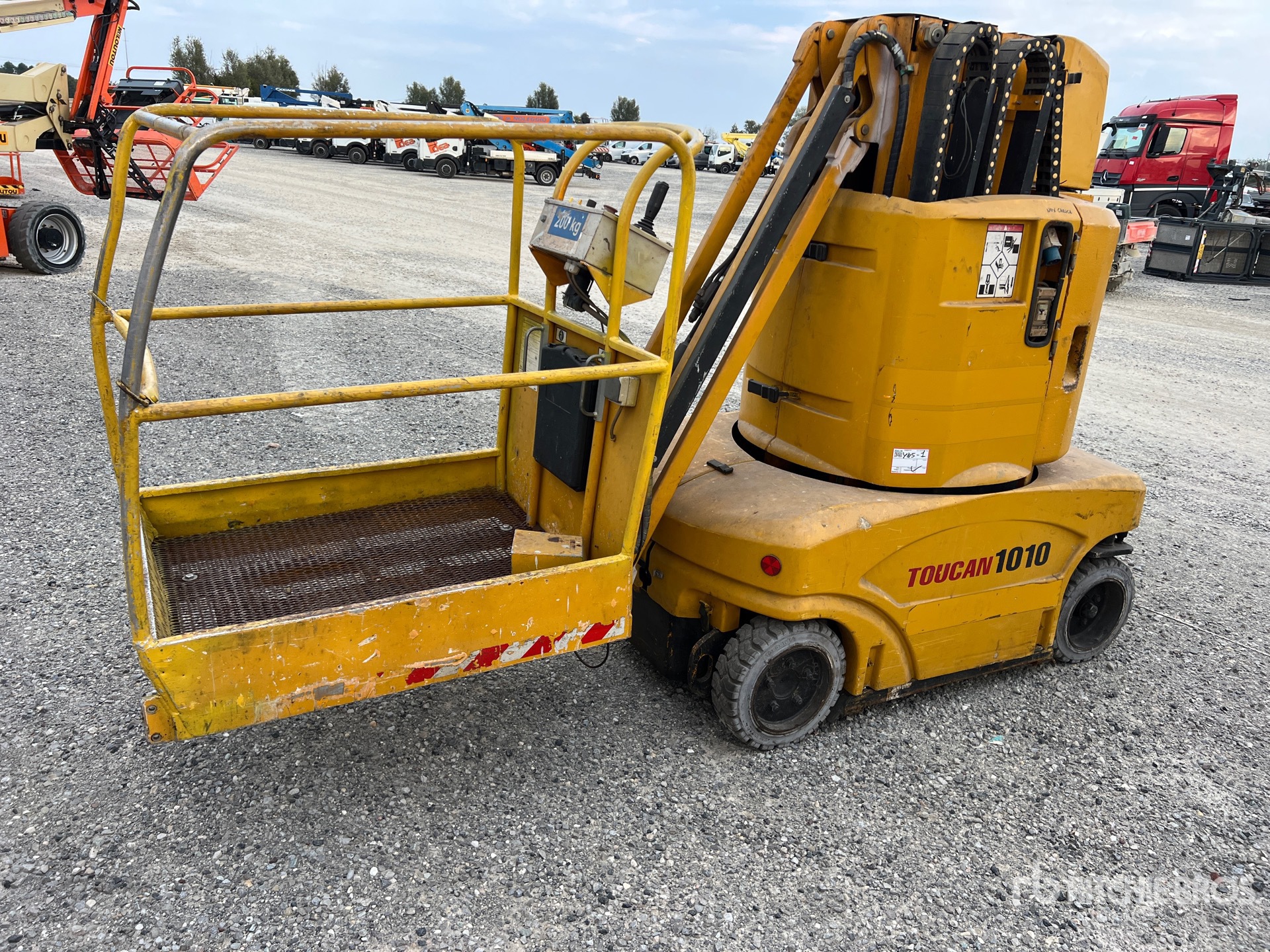 2001 Grove TOUCAN 1010