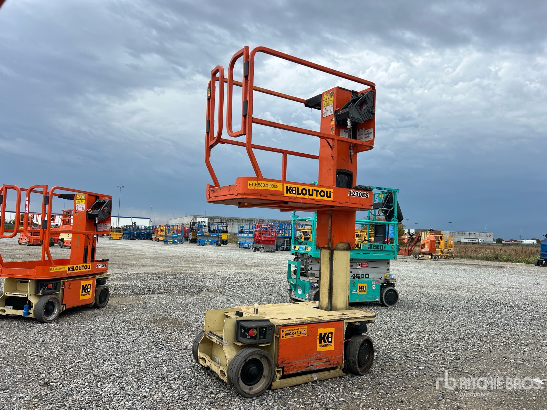 Photo of 2017 JLG 1230