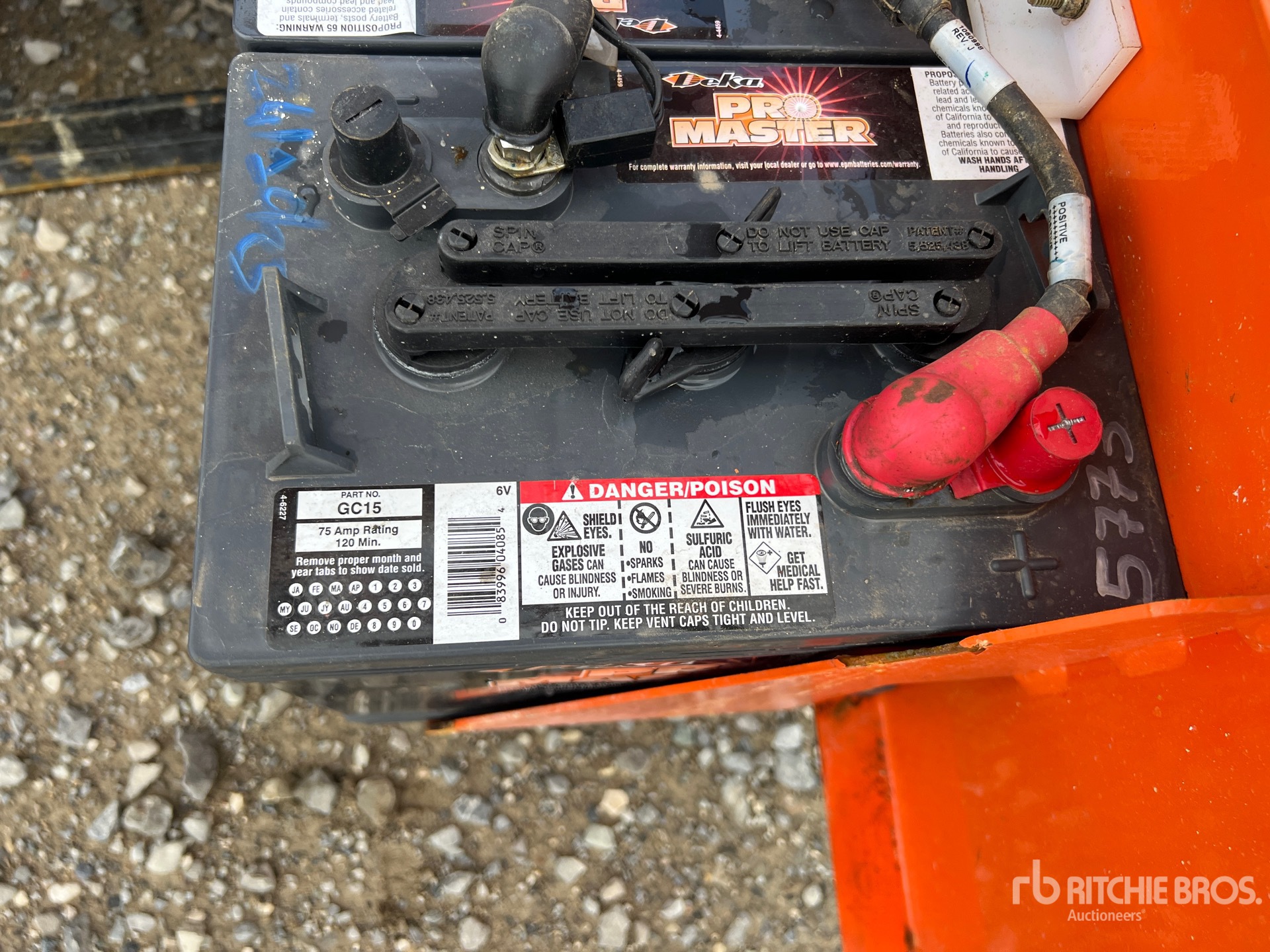 2019 JLG 1230