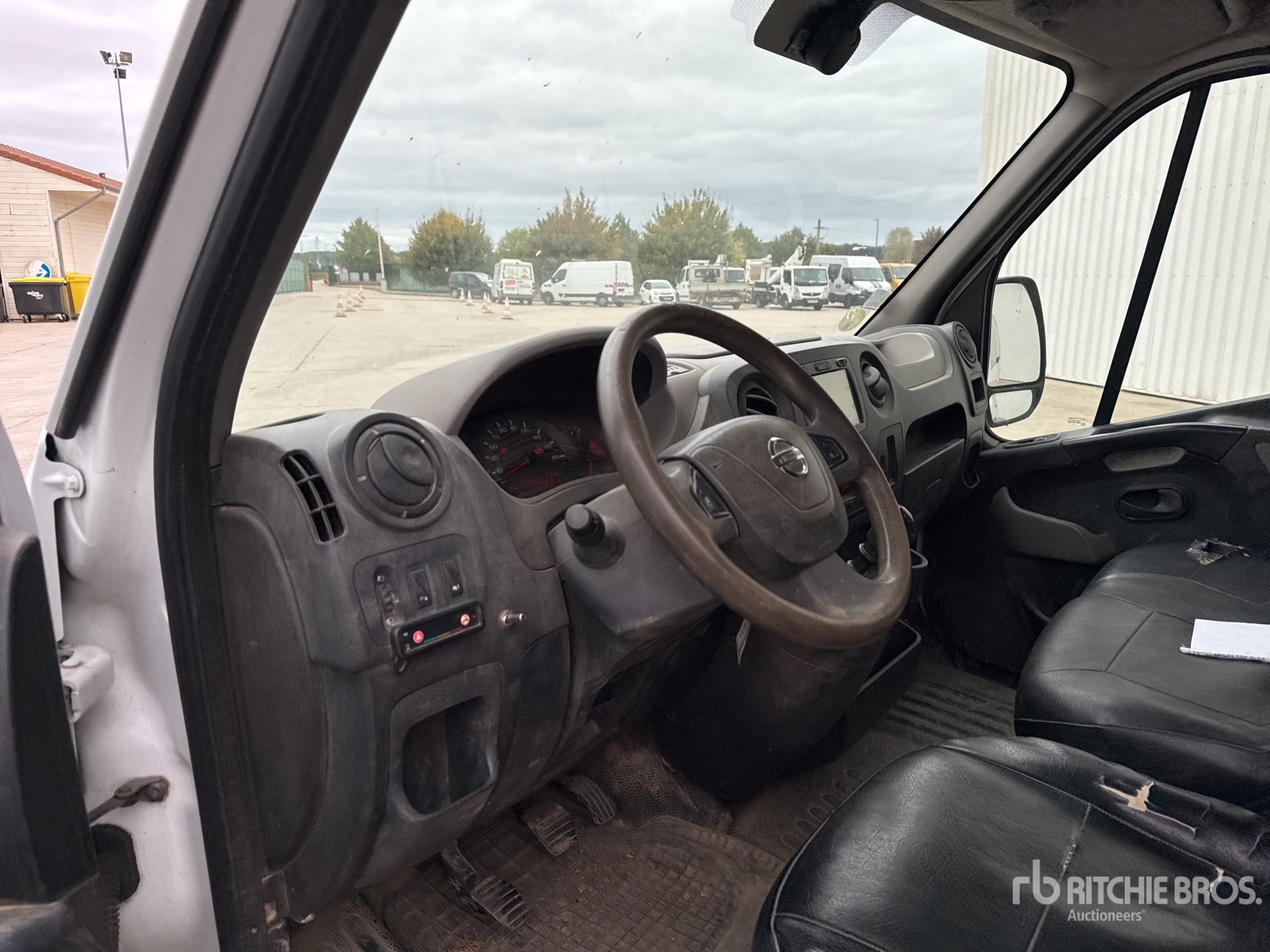 2017 Nissan NV400