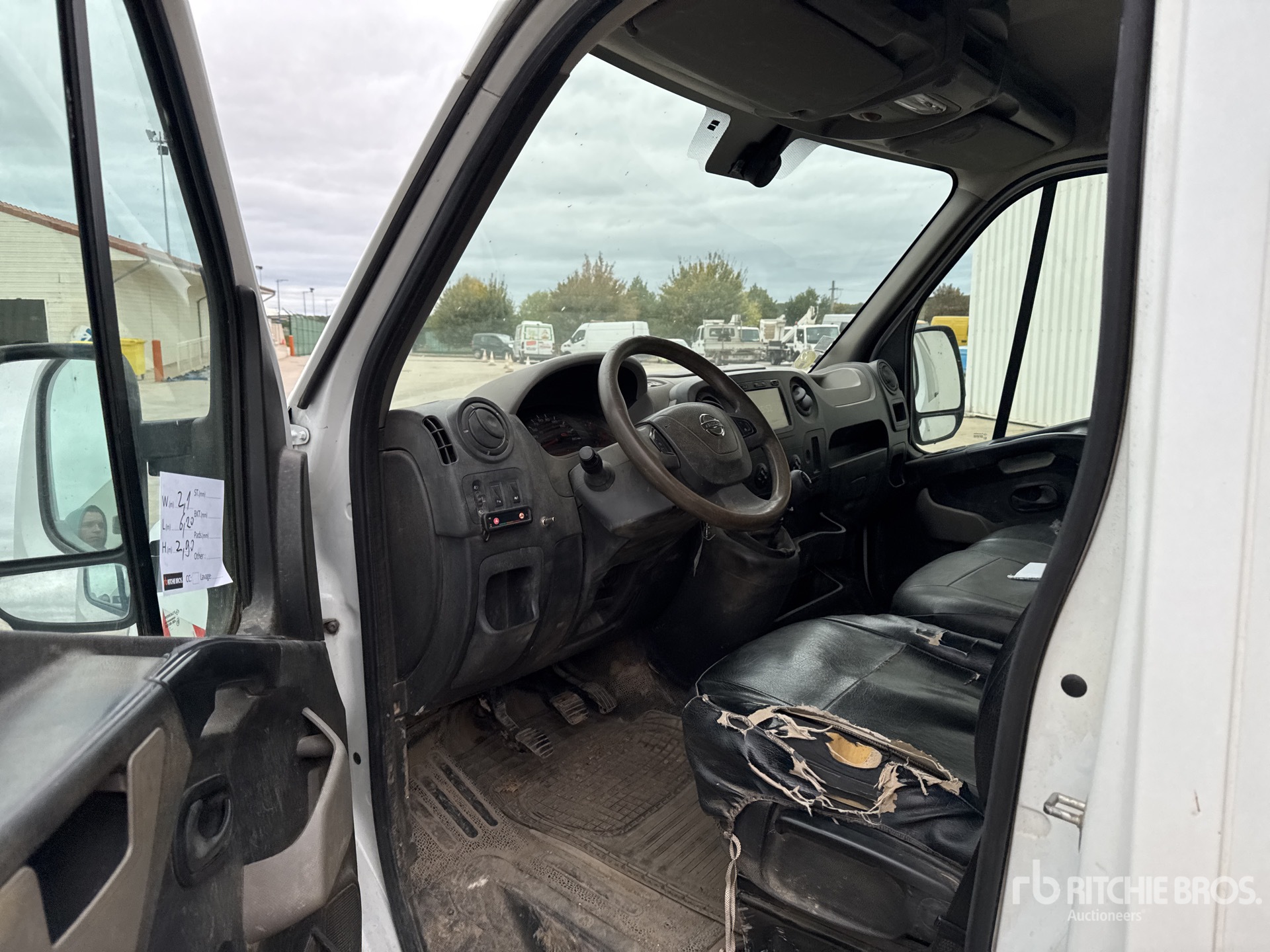 2017 Nissan NV400
