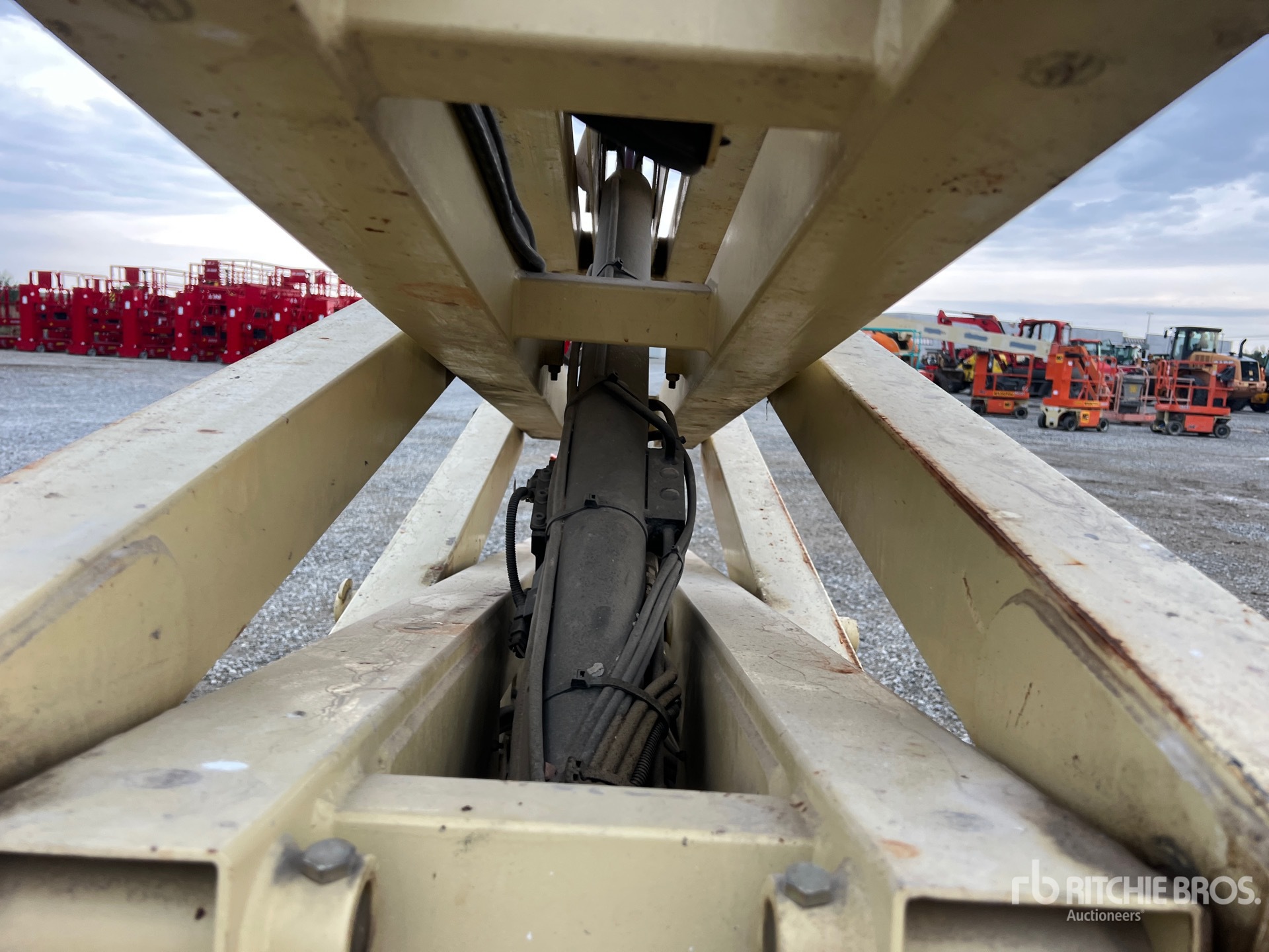 2015 JLG 2632ES