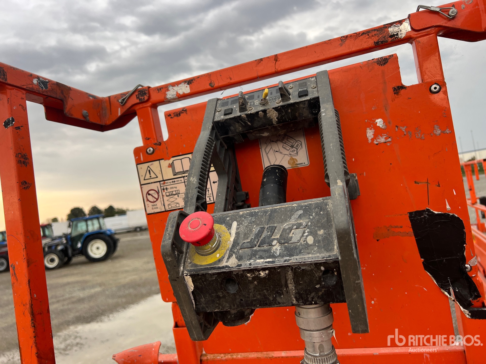 2015 JLG 2632ES