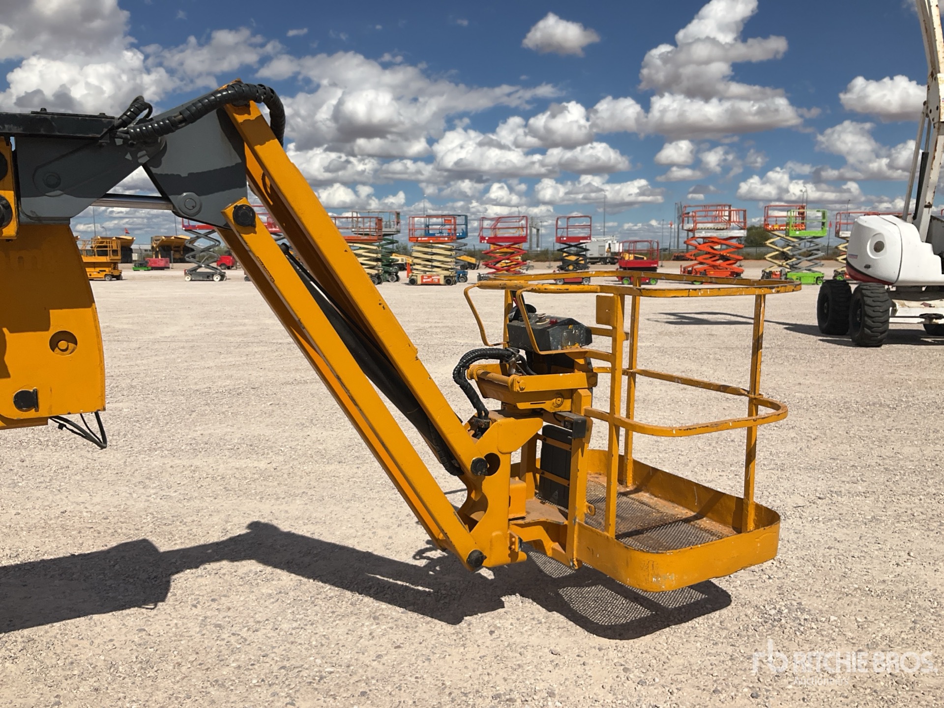 2006 Haulotte HA12IP