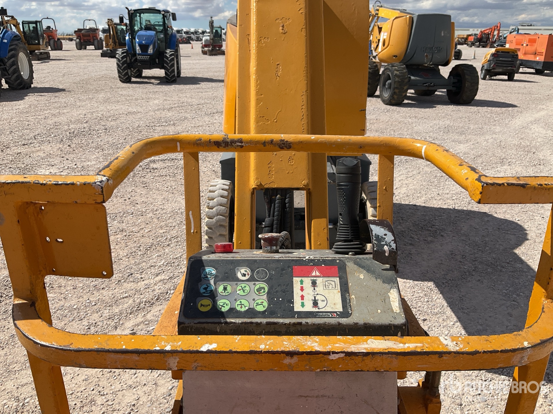 2006 Haulotte HA12IP