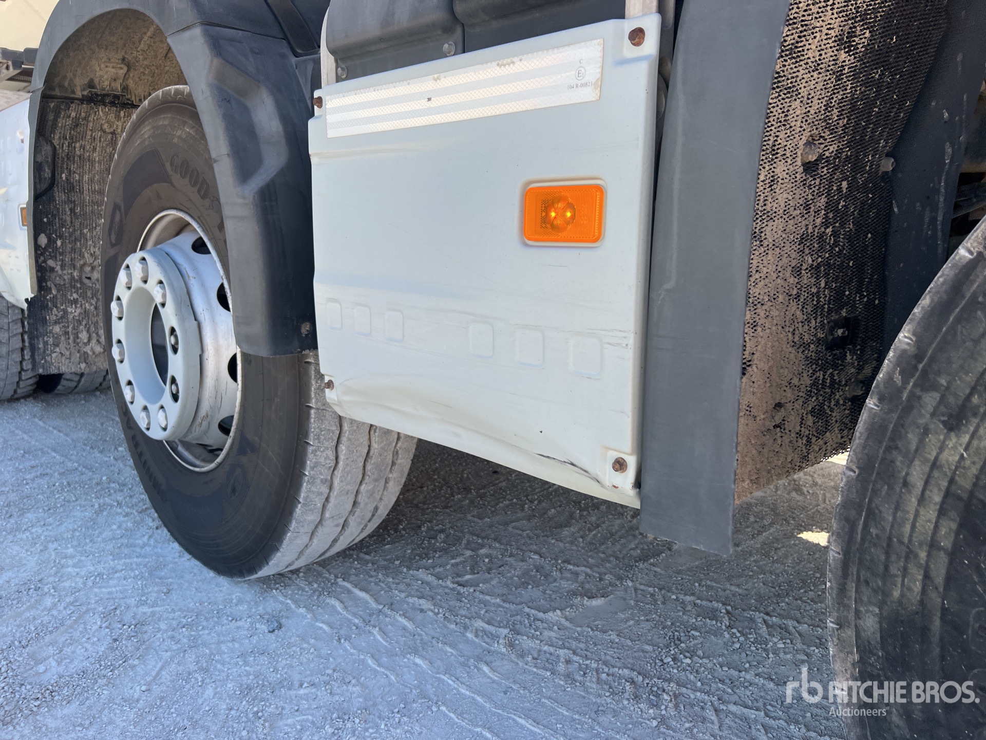 2021 Volvo FMX460