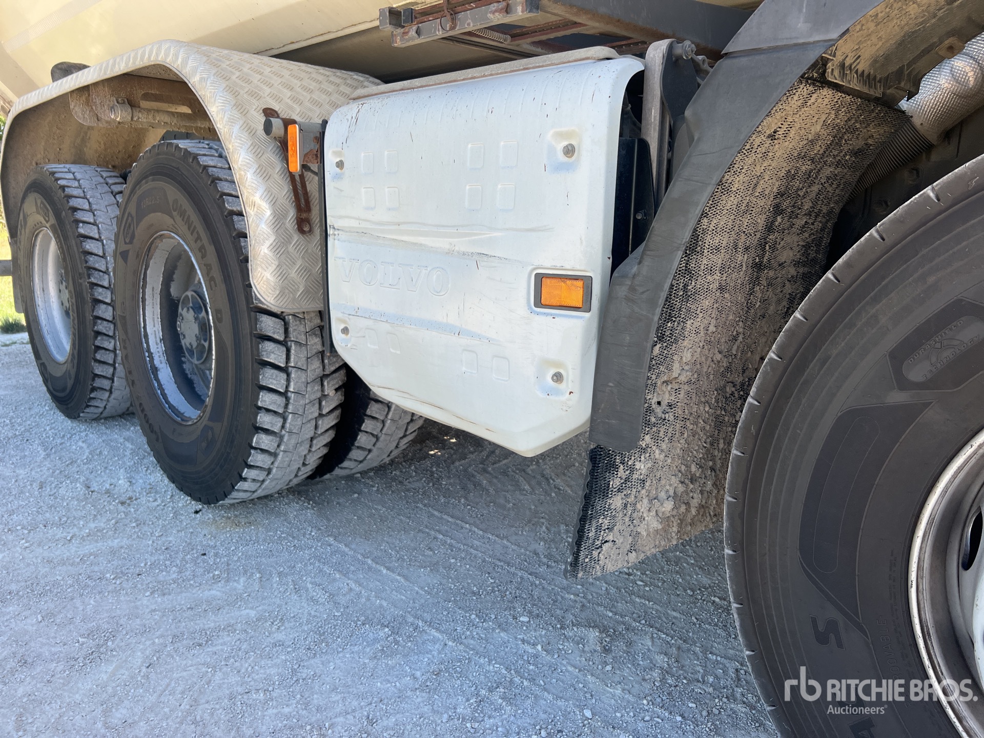 2021 Volvo FMX460