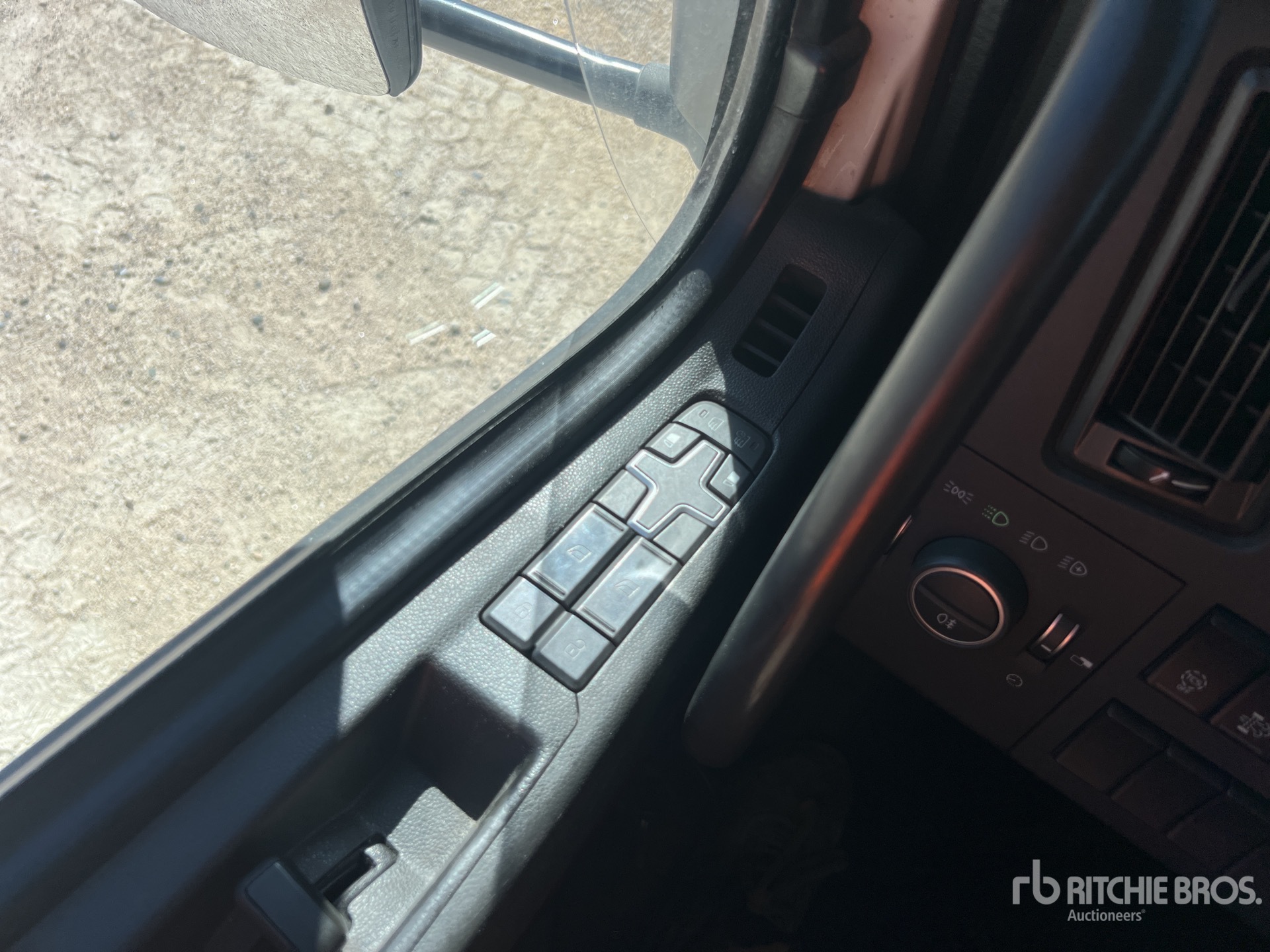 2021 Volvo FMX460