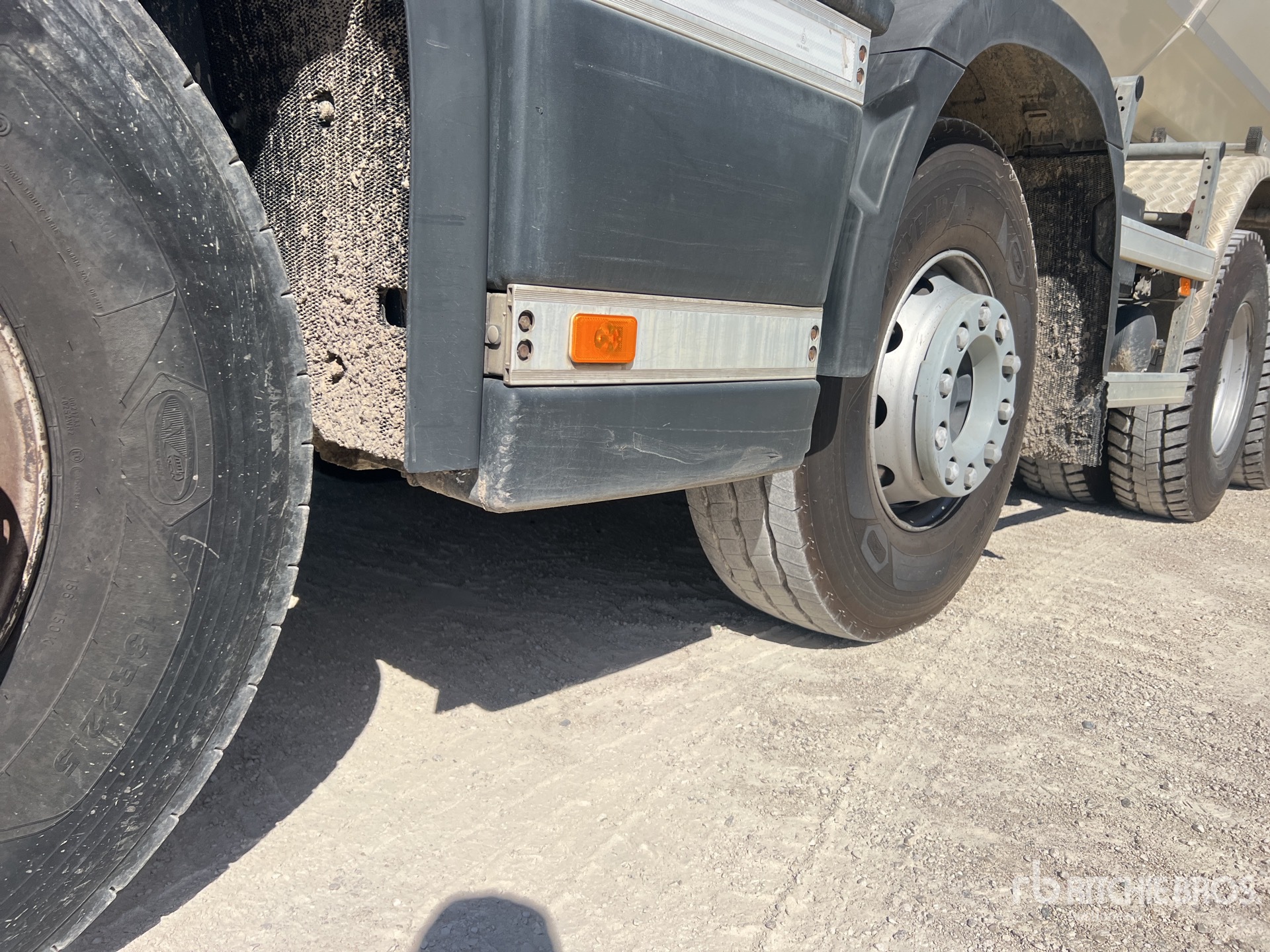 2021 Volvo FMX460