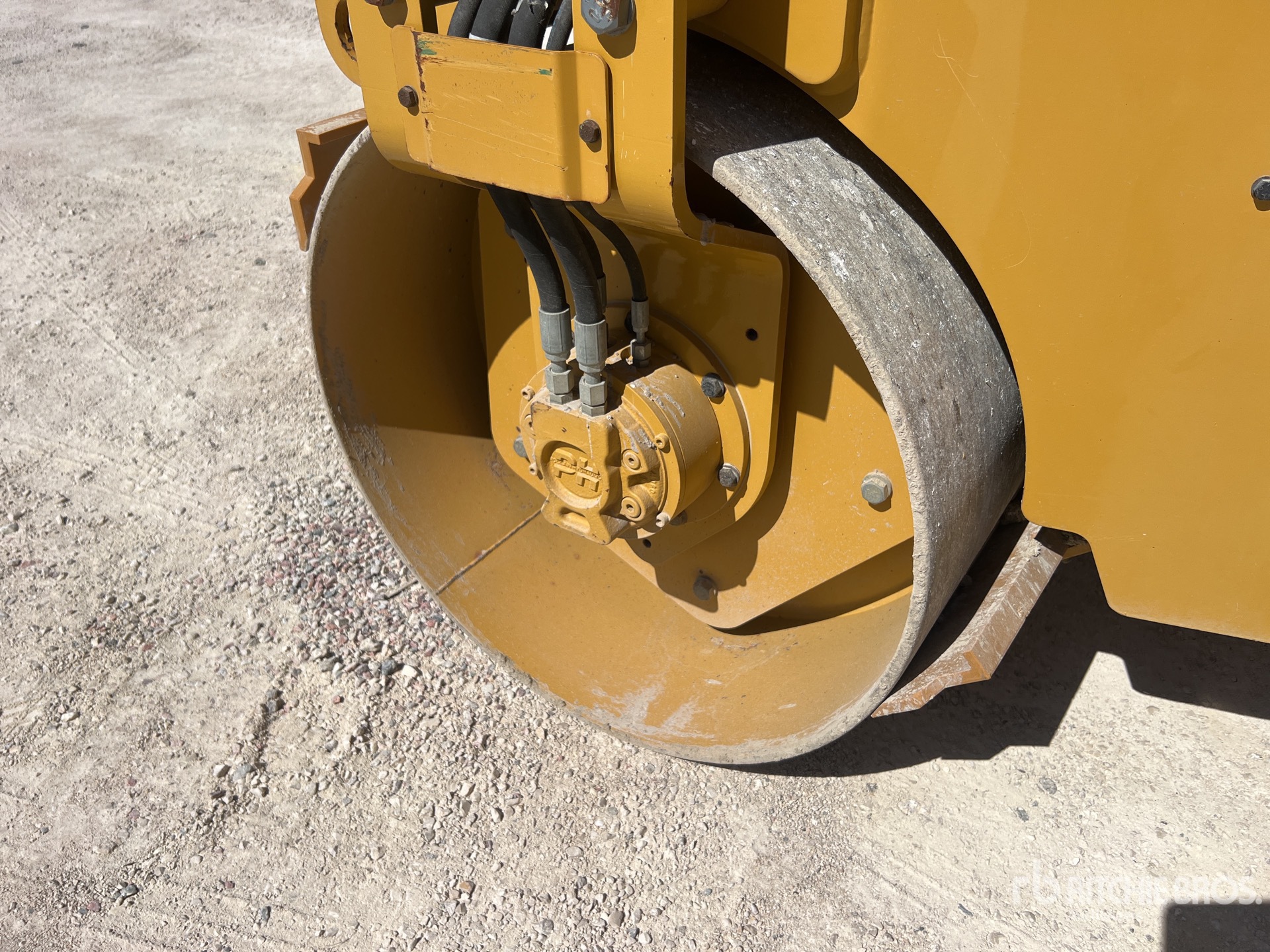 2020 Caterpillar CB2.7