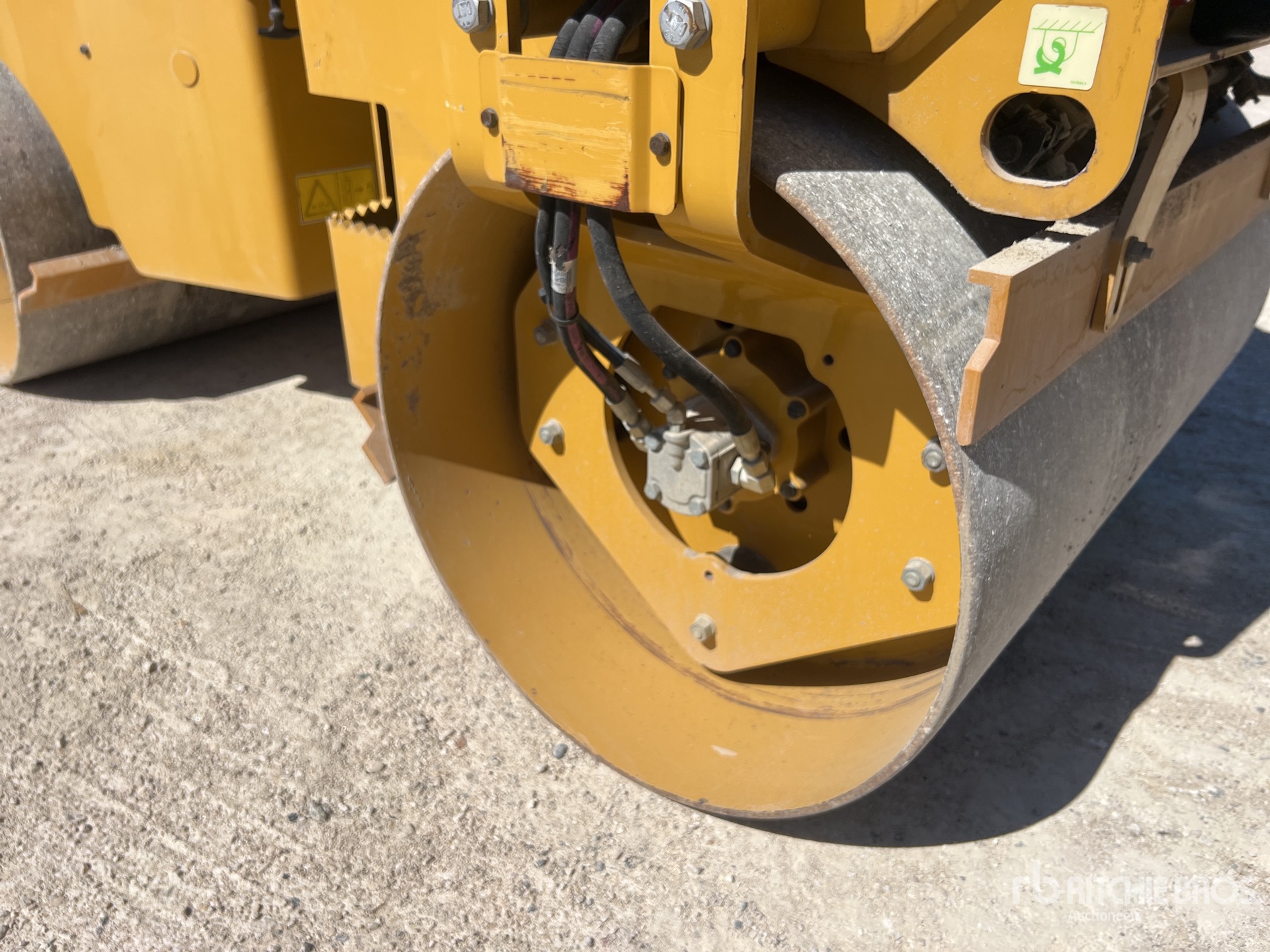 2020 Caterpillar CB2.7