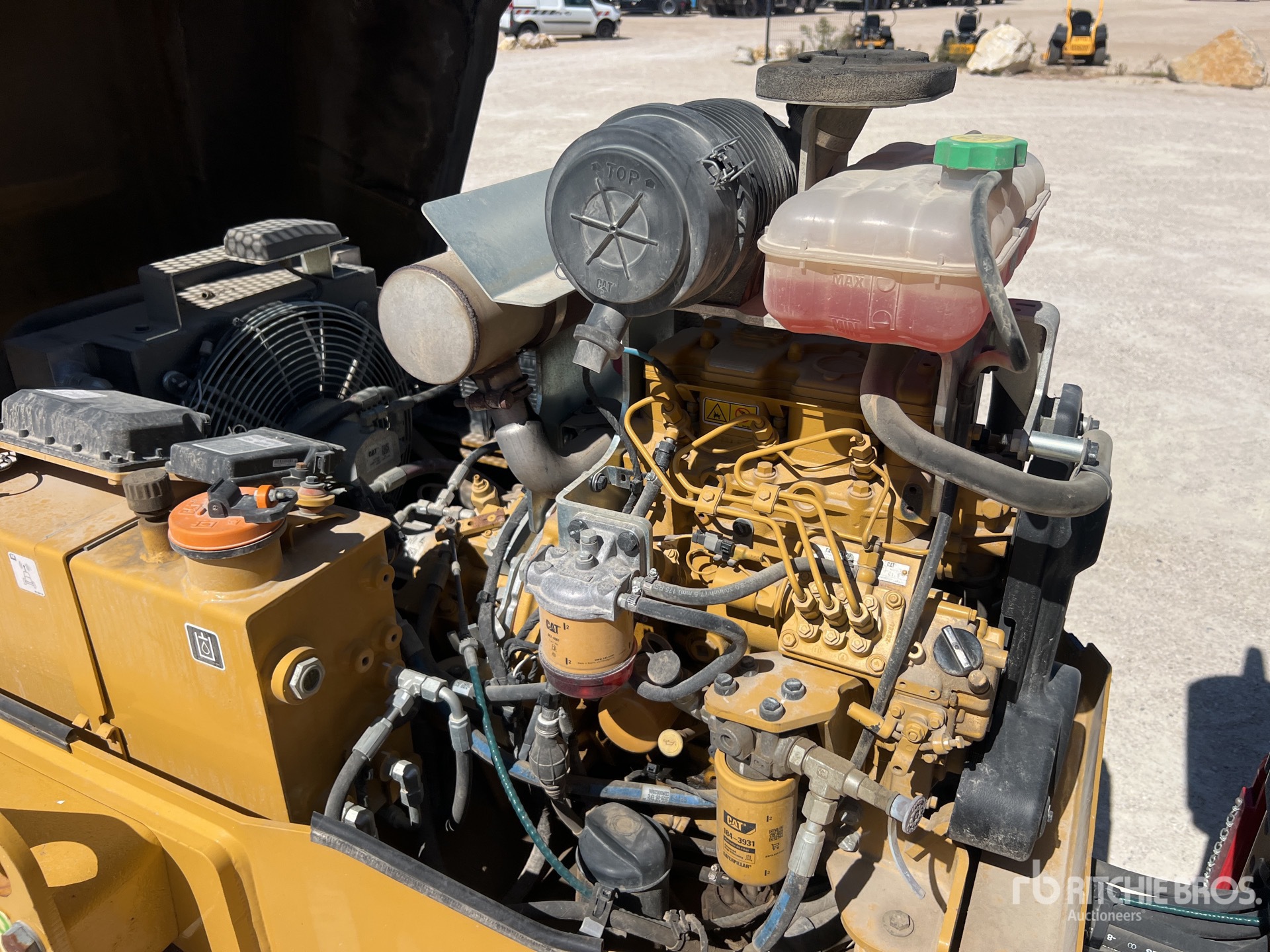 2020 Caterpillar CB2.7