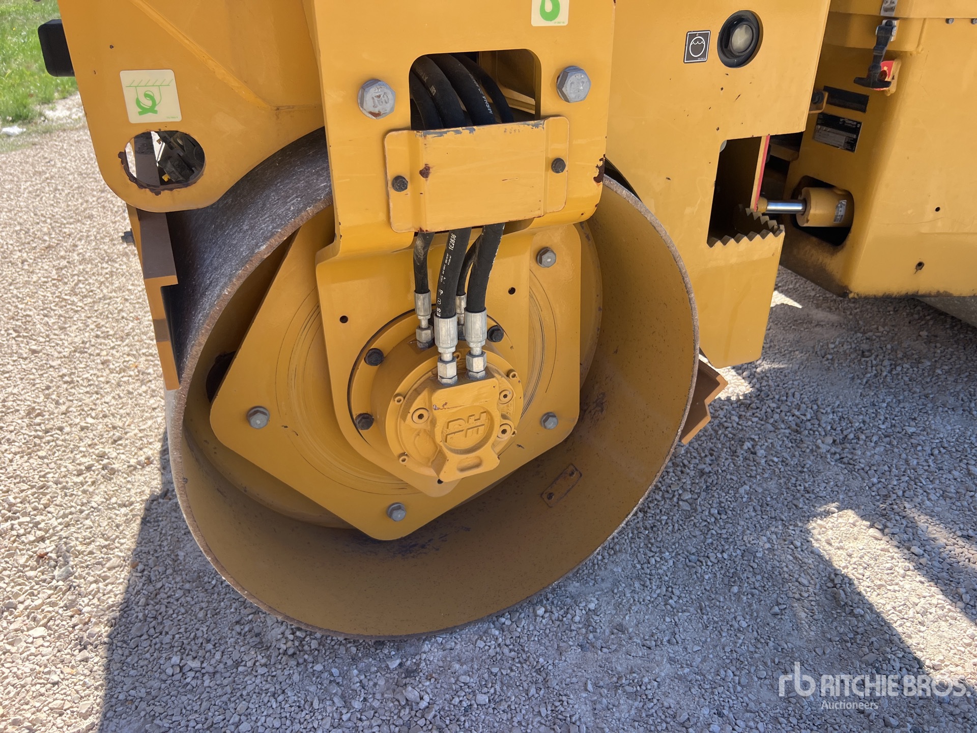 2020 Caterpillar CB2.7
