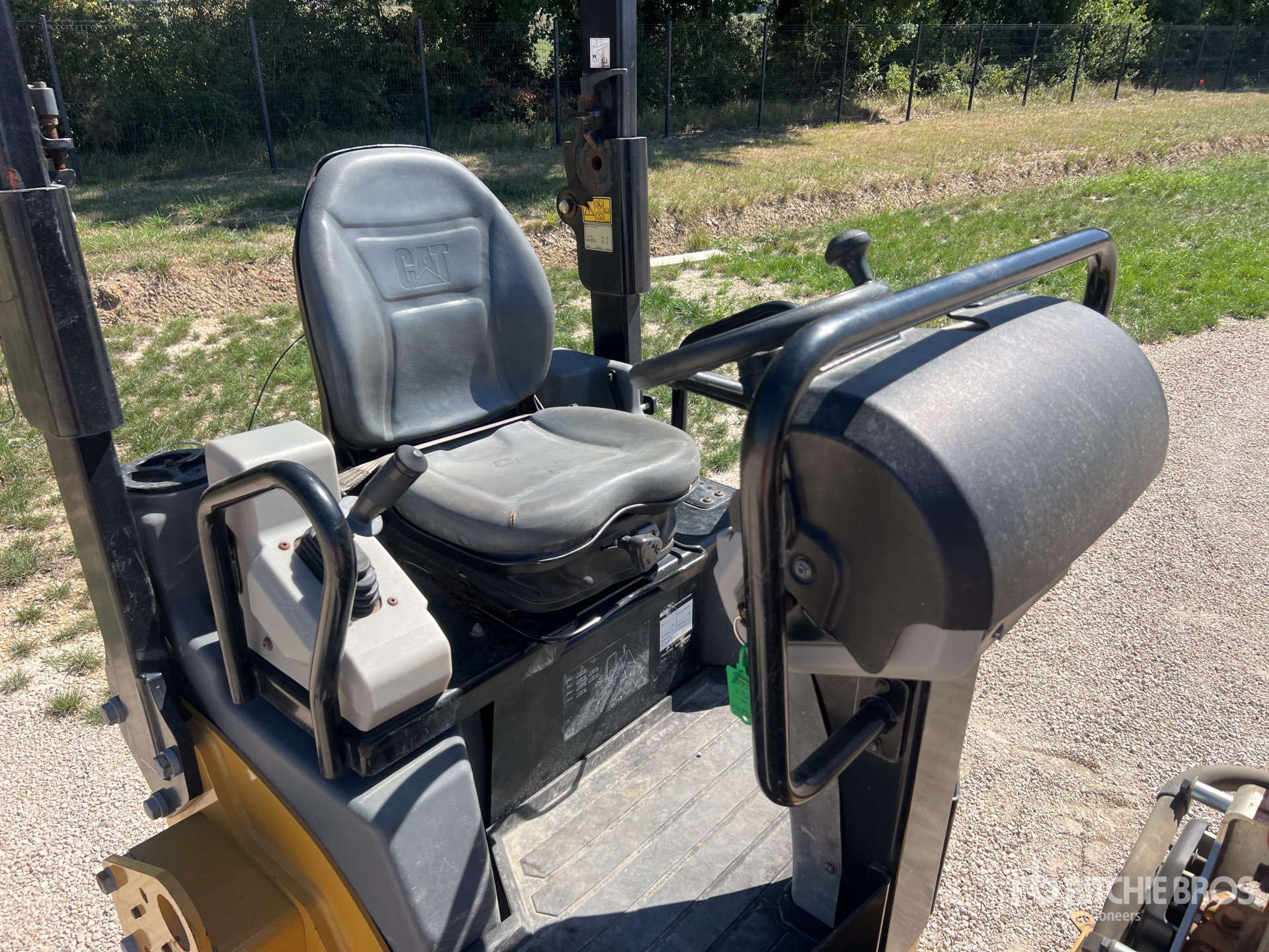 2020 Caterpillar CB2.7
