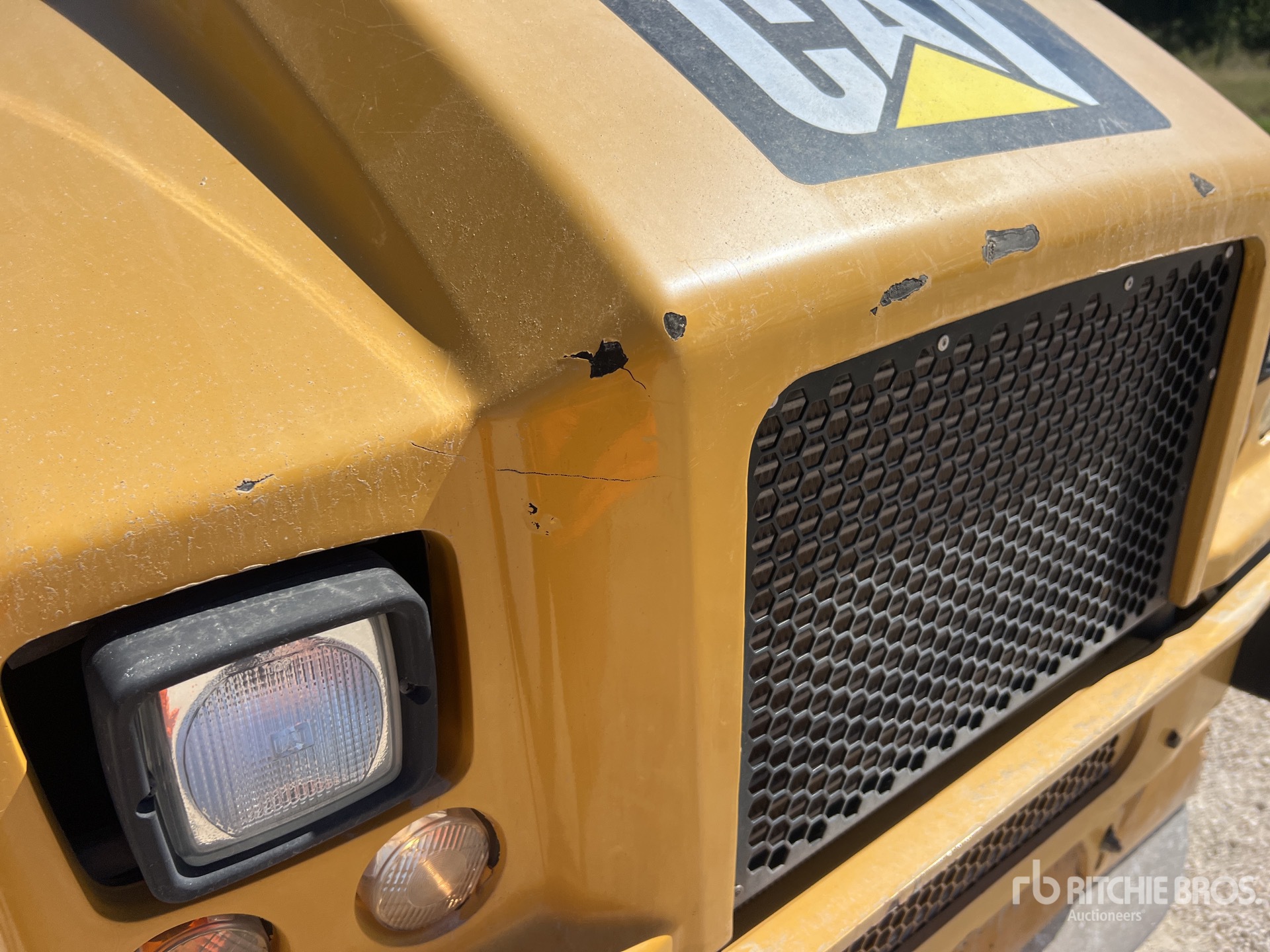 2020 Caterpillar CB2.7