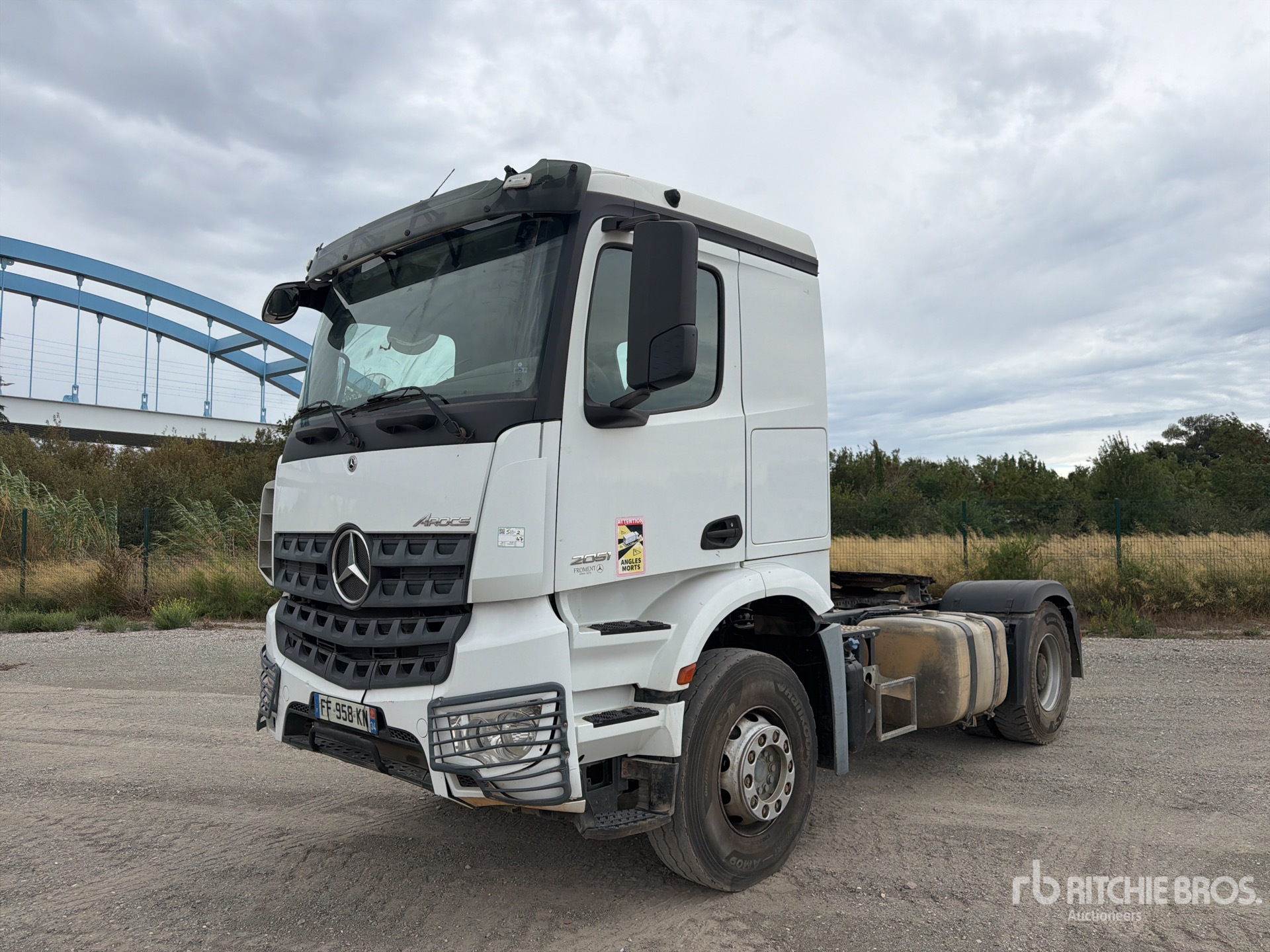 2019 Mercedes-Benz AROCS 2051
