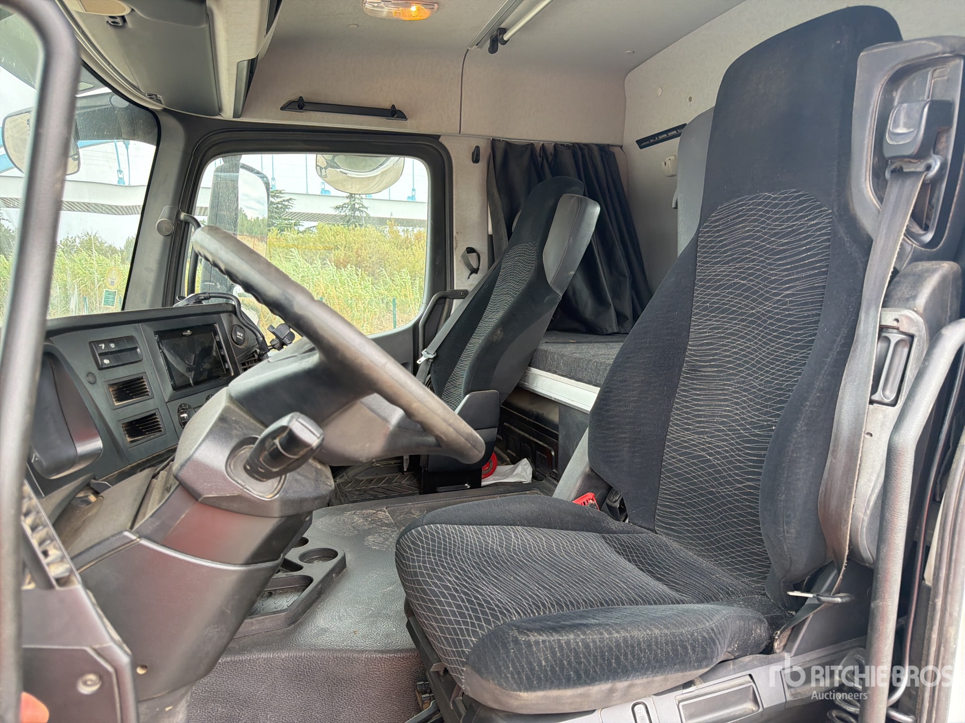 2019 Mercedes-Benz AROCS 2051