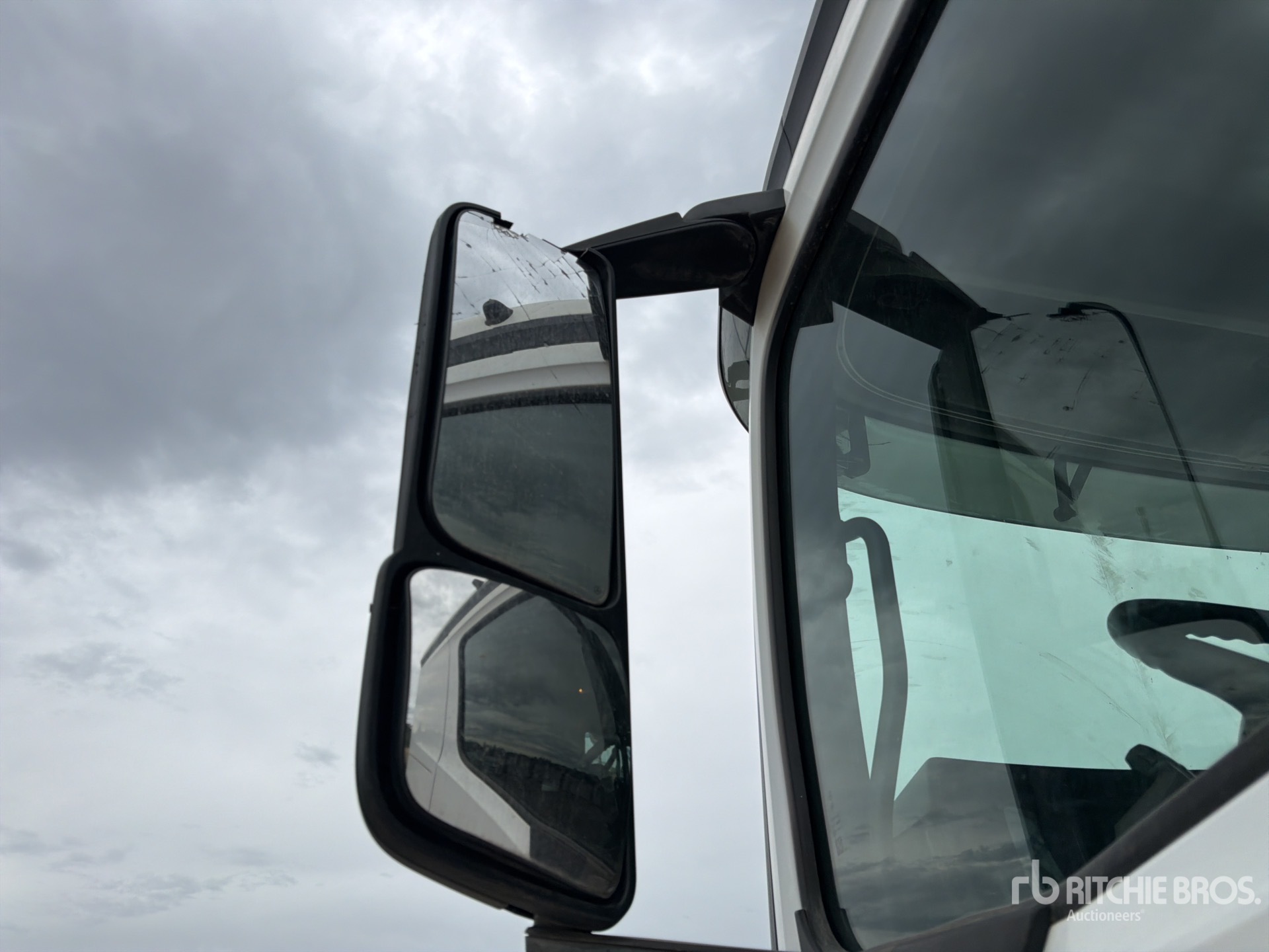 2019 Mercedes-Benz AROCS 2051