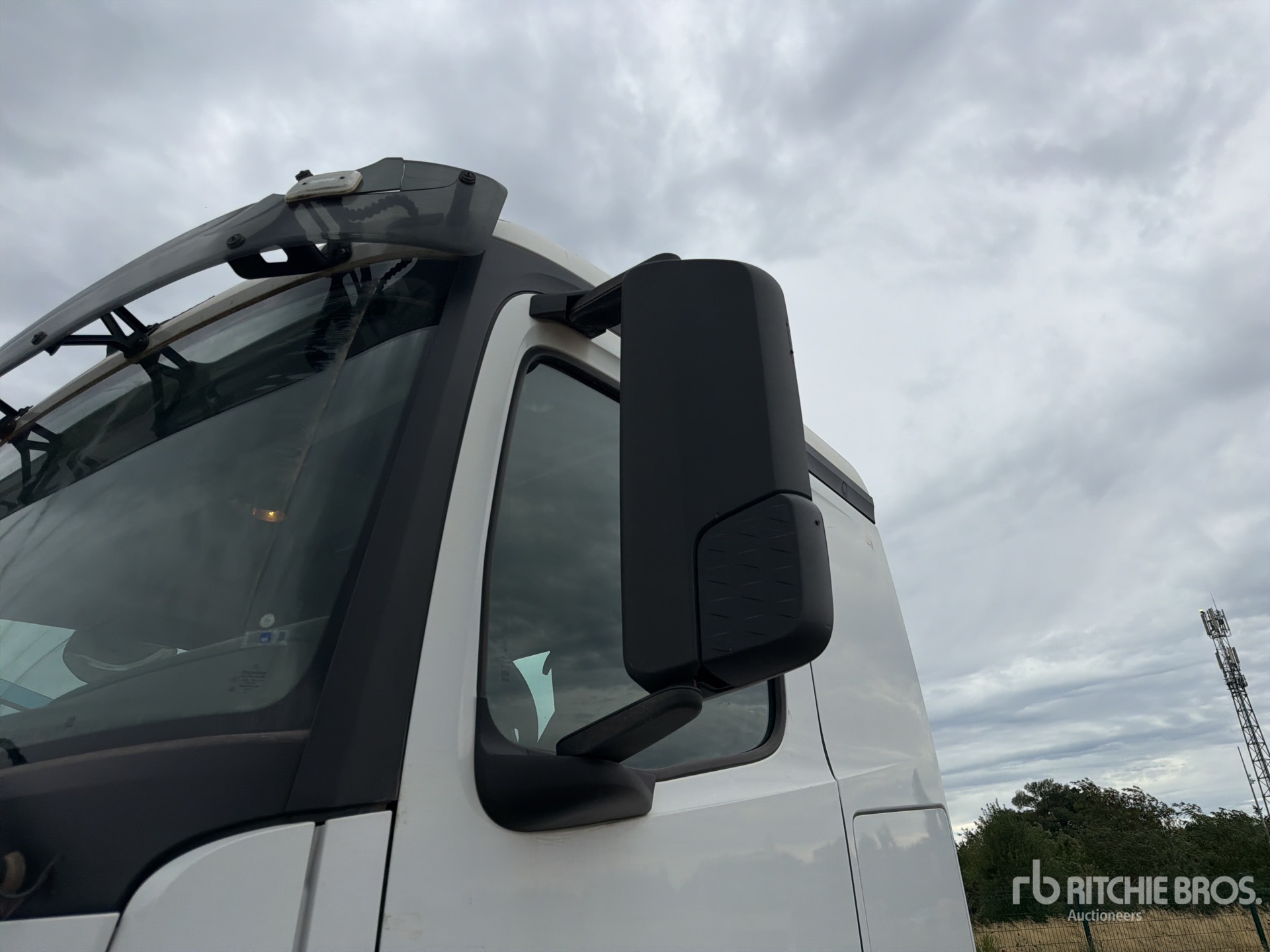 2019 Mercedes-Benz AROCS 2051
