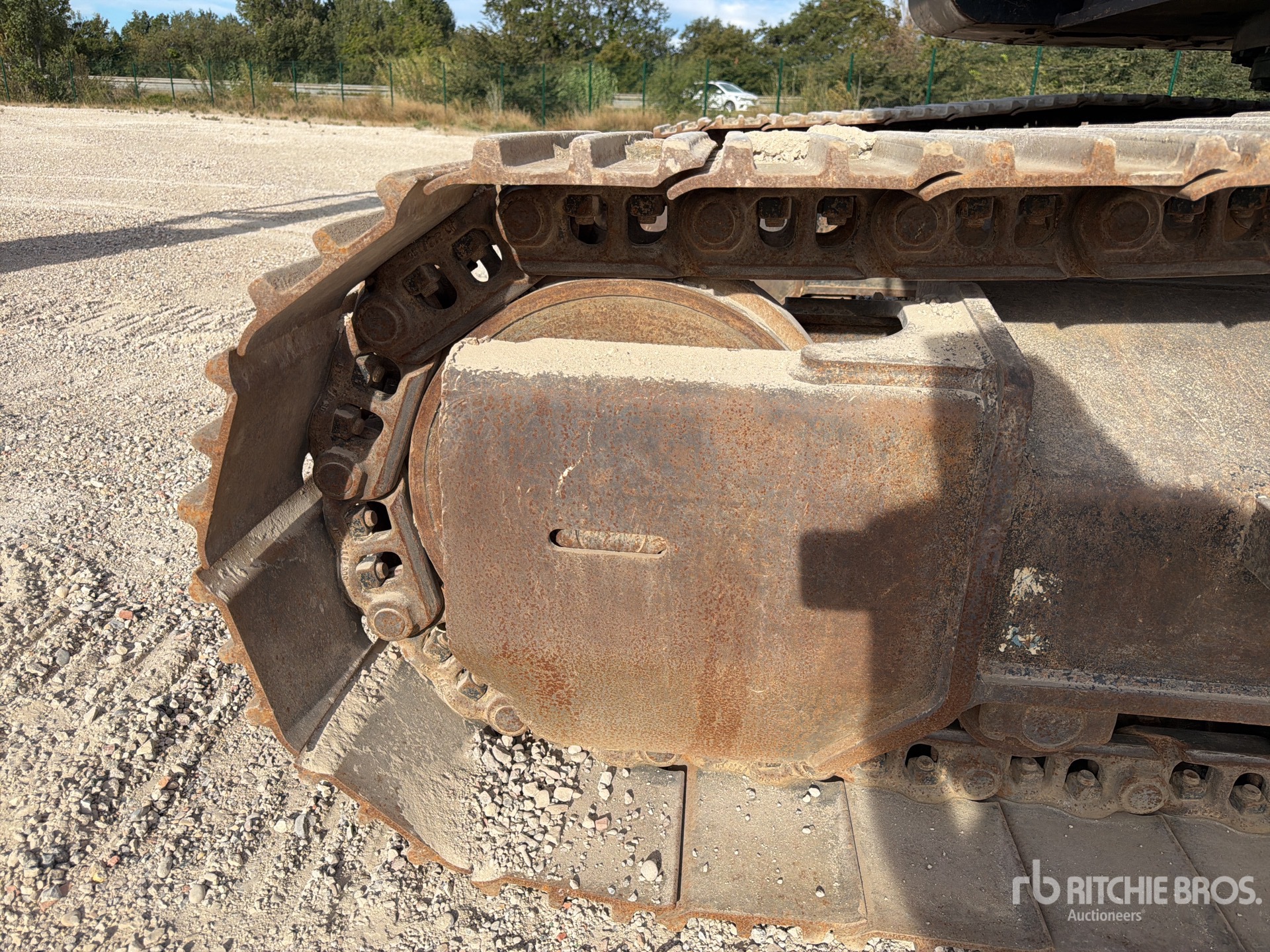 2015 Hitachi ZX225USLC-5B