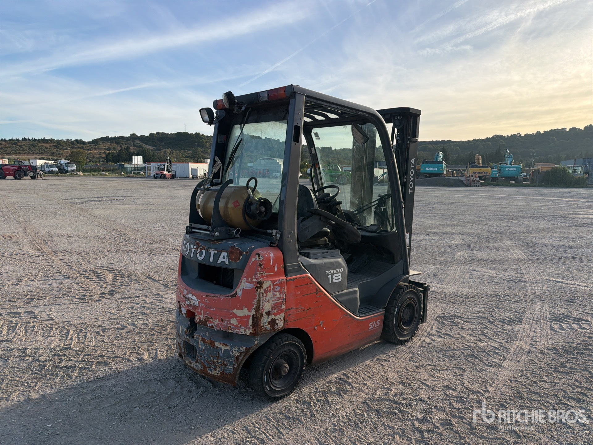 2016 Toyota 02-8FGF18