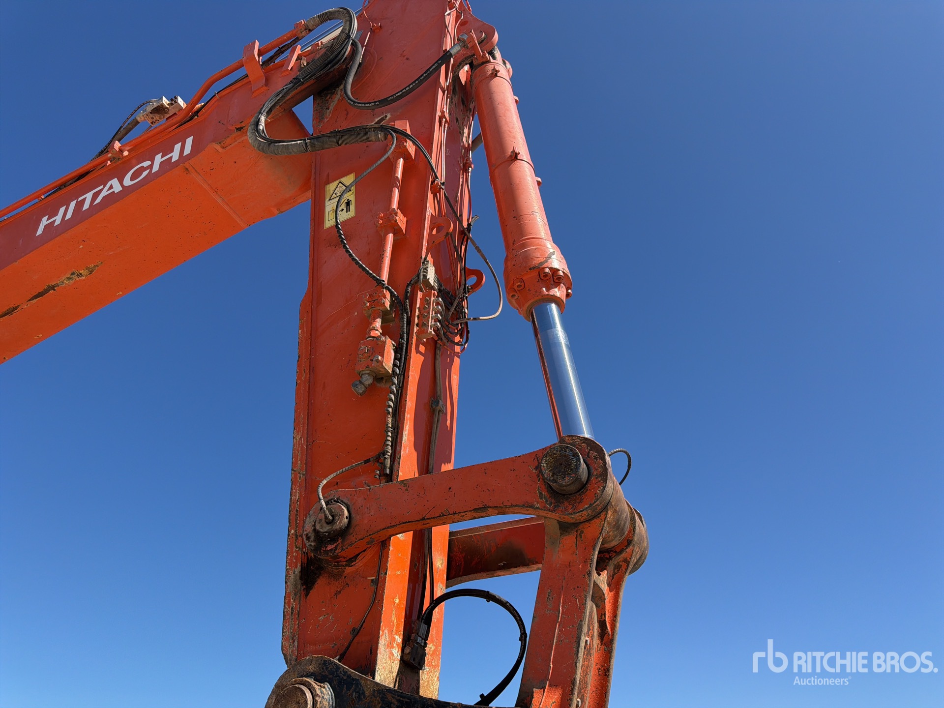 2015 Hitachi ZX470LCH-5B