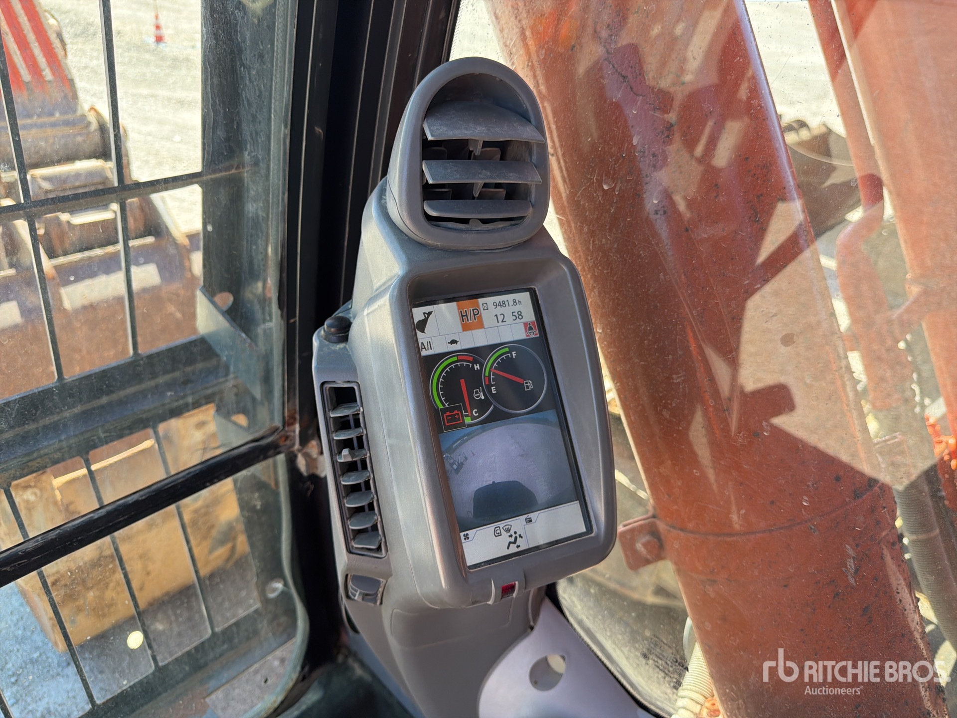 2015 Hitachi ZX470LCH-5B