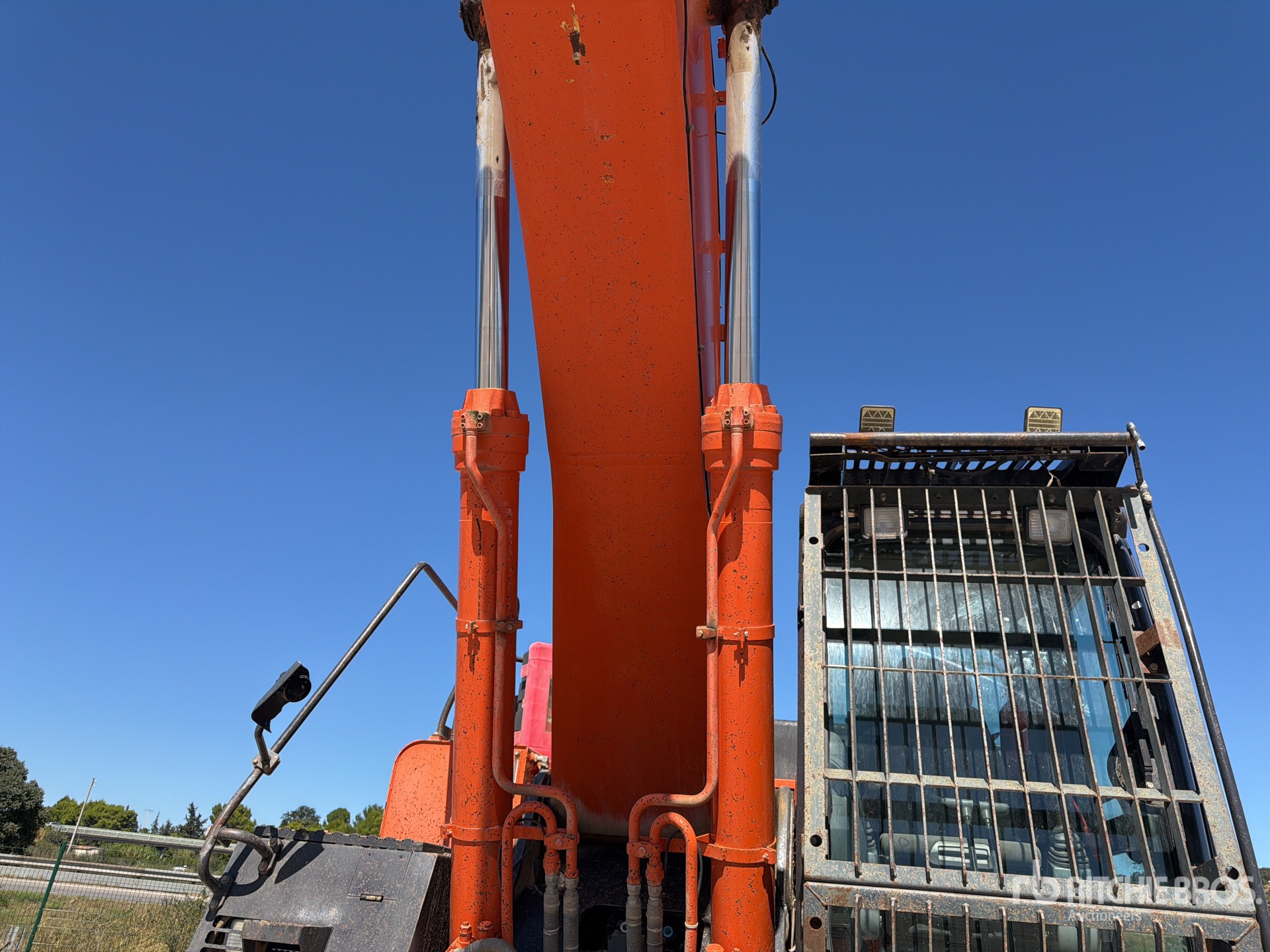 2015 Hitachi ZX470LCH-5B